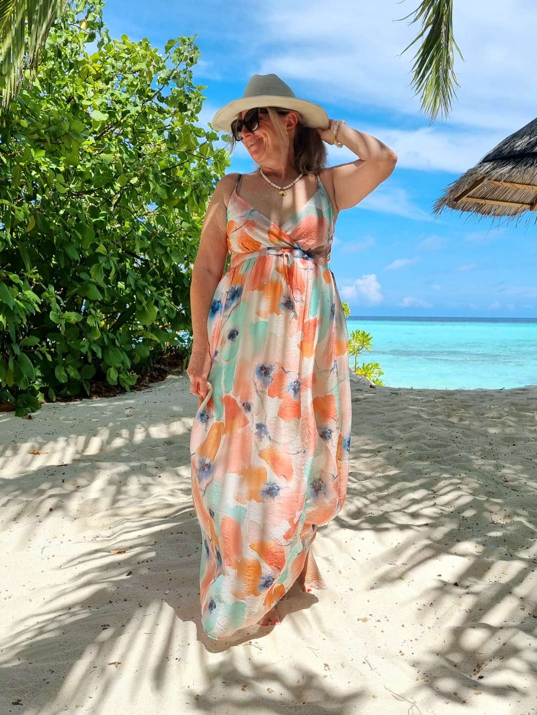 SPAGHETTI DRESS LARA FLOWERS 36-40/42 Made in Italy Maxi Kleid Sommer Strandkleid Blumen Variantenartikel SPAGHETTI DRESS LARA FLOWERS 36-40/42 Made in Italy Maxi Kleid Sommer Strandkleid Blumen Variantenartikel