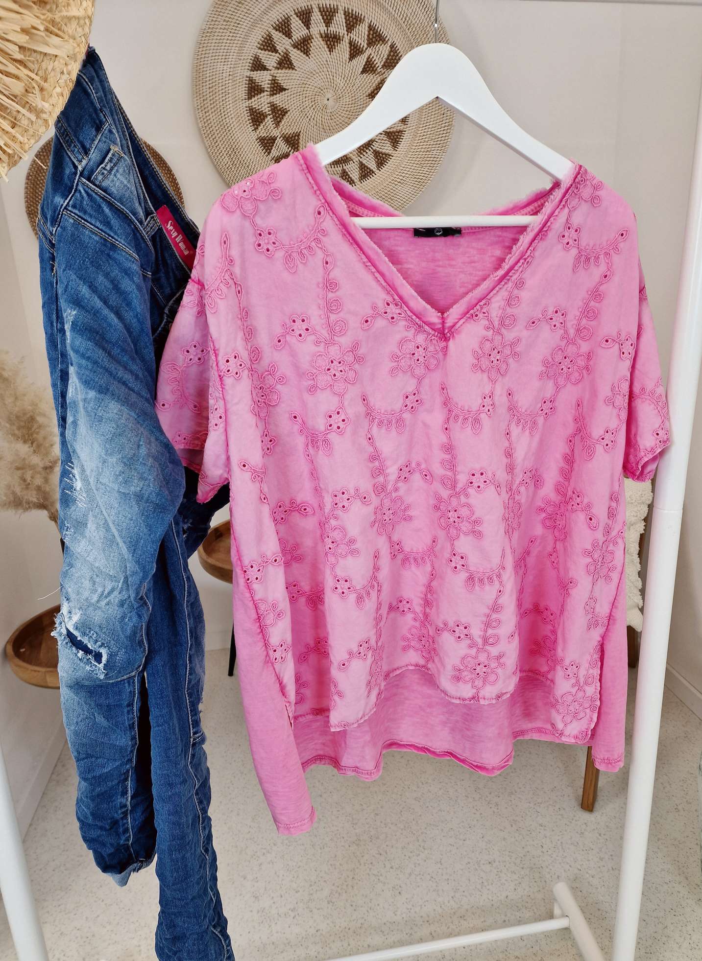 T-SHIRT AMALFI LOCHSTICKEREI PINK 34-42 Made in Italy Basic Kurzarm Shirt Oberteil T-SHIRT AMALFI LOCHSTICKEREI PINK 34-42 Made in Italy Basic Kurzarm Shirt Oberteil