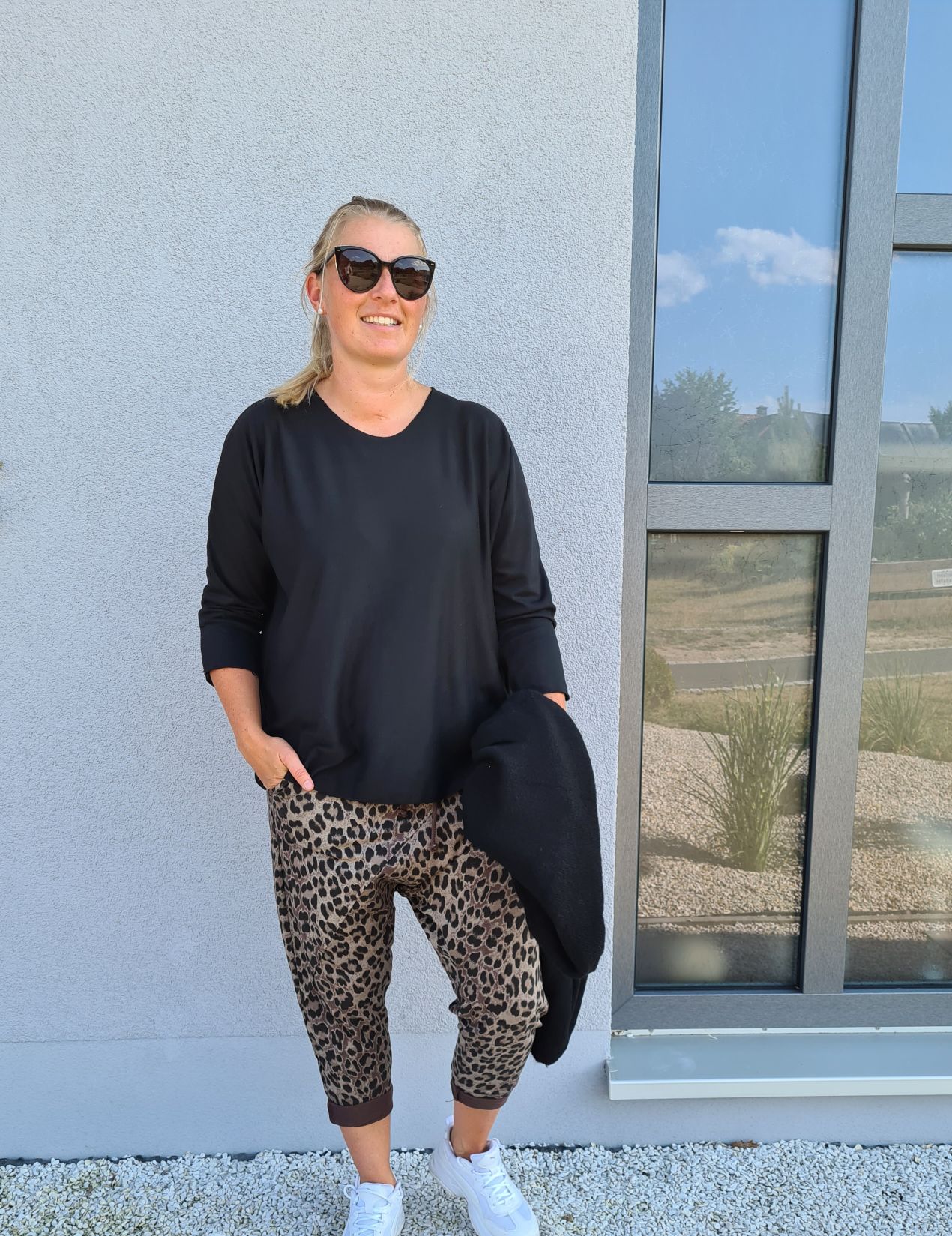 LEO BAGGY JOGPANT NALA SCHLAMM 36-42 Made in Italy Freizeit Hose Jogger Jogginghose PANT LEO BAGGY JOGPANT NALA SCHLAMM 36-42 Made in Italy Freizeit Hose Jogger Jogginghose PANT