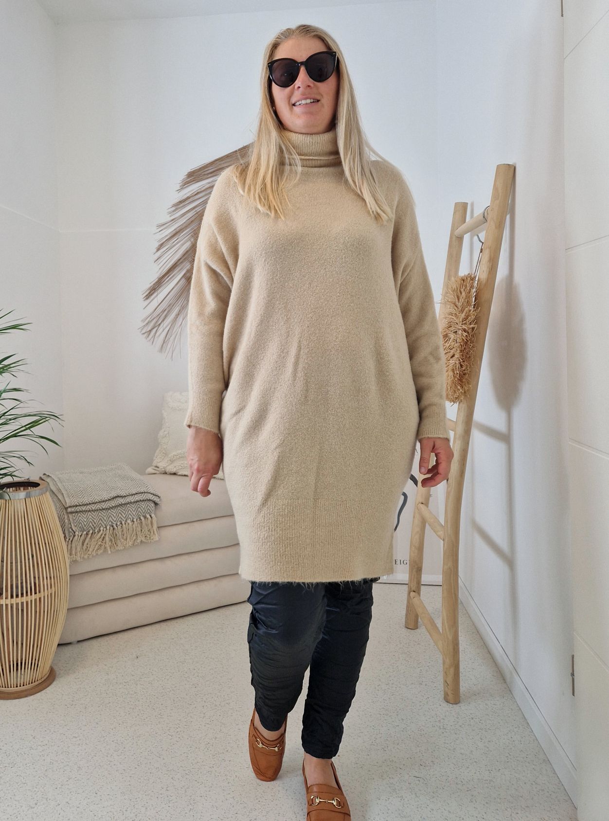 TURTLENECK KNIT DRESS TIZIANA SAND Rollkragen Strickkleid Kleid Pullover 34-42/44 TURTLENECK KNIT DRESS TIZIANA SAND Rollkragen Strickkleid Kleid Pullover 34-42/44