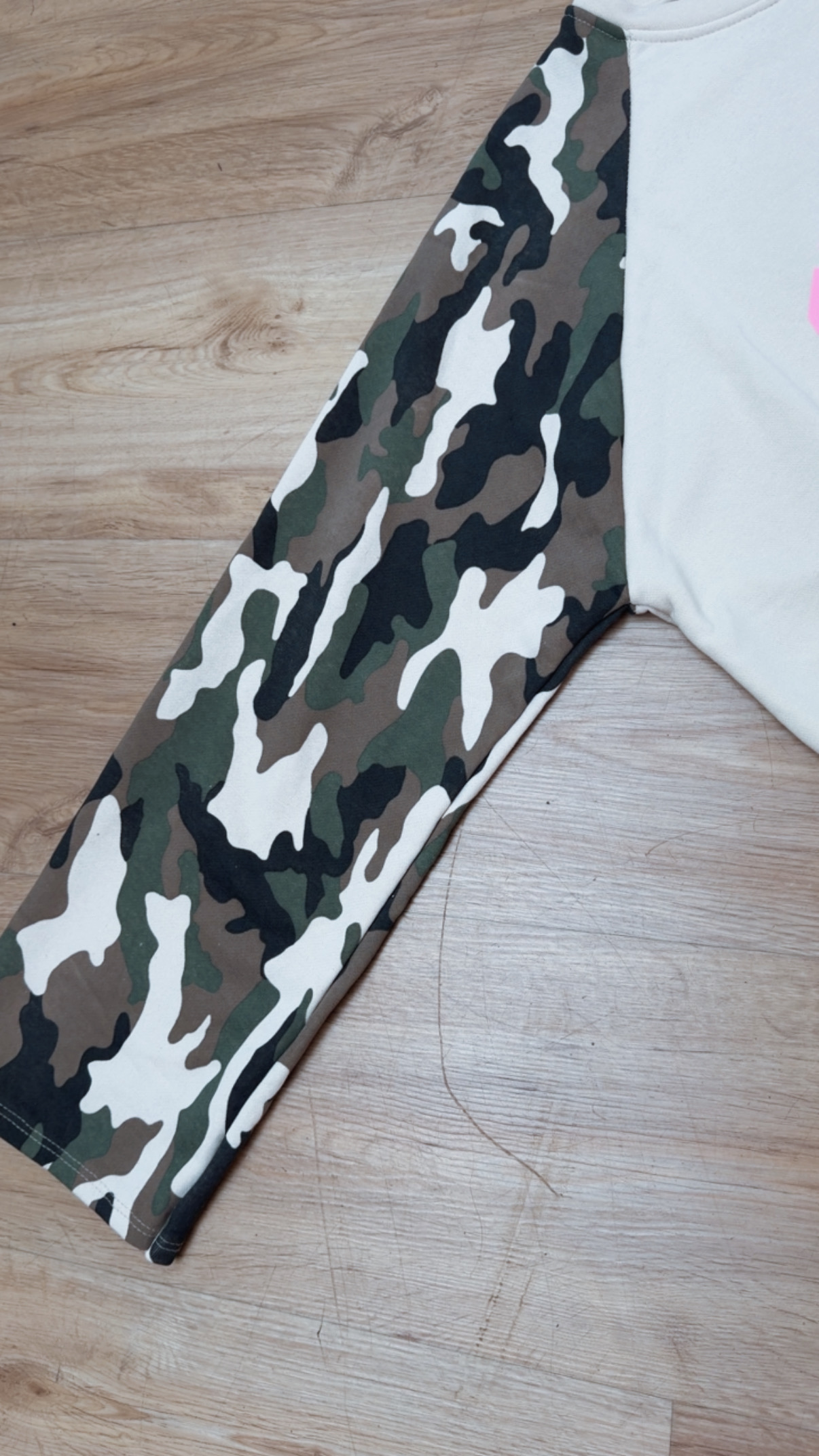 Sweatshirt Copenhagen mit Camouflage-Ärmeln SW0176 I Made in Italy 34-40/42