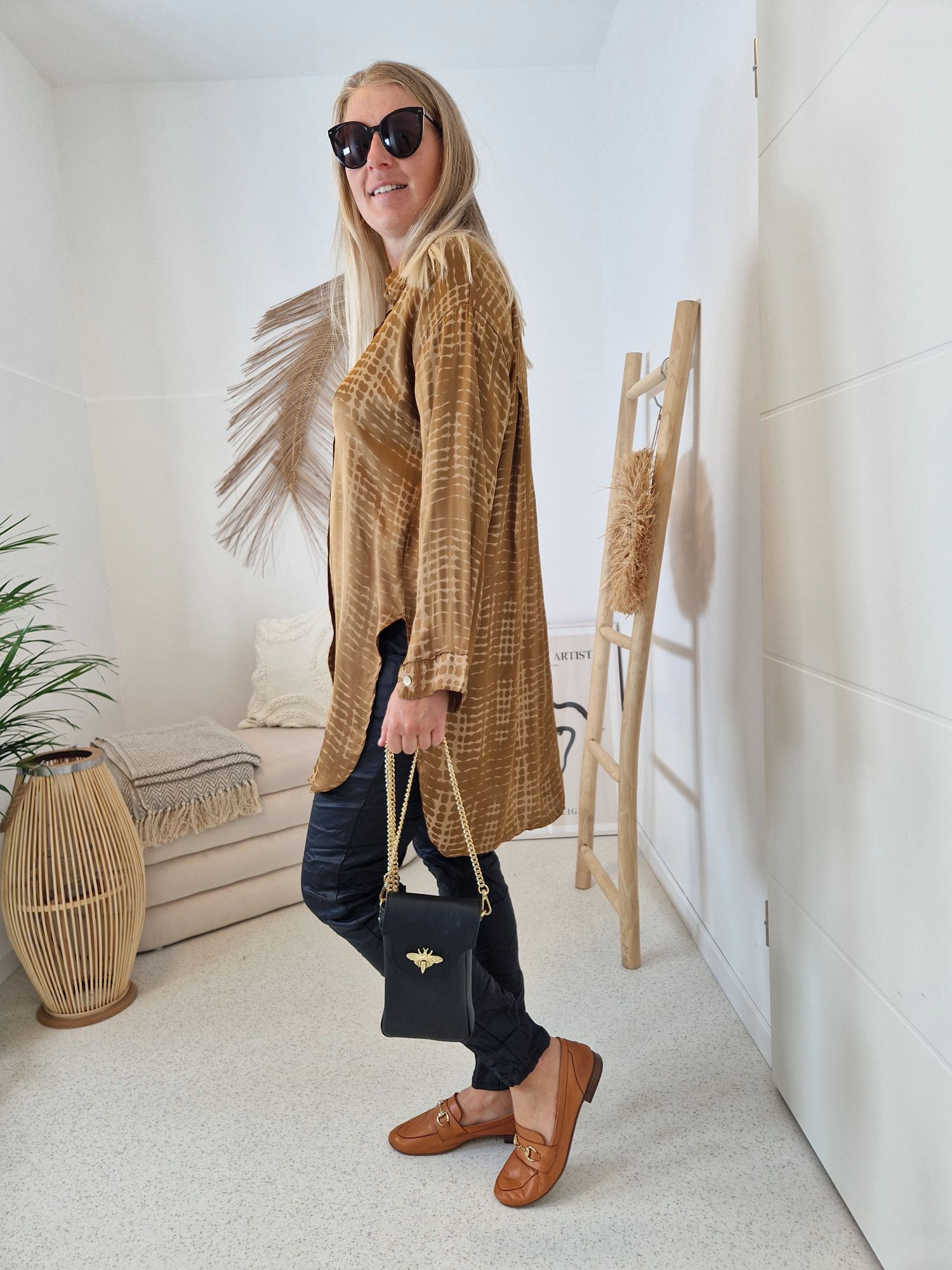 OVERSIZE BLUSE LUCY BEIGE 34-42 Made in Italy Seide Silk Longbluse Hemd OVERSIZE BLUSE LUCY BEIGE 34-42 Made in Italy Seide Silk Longbluse Hemd
