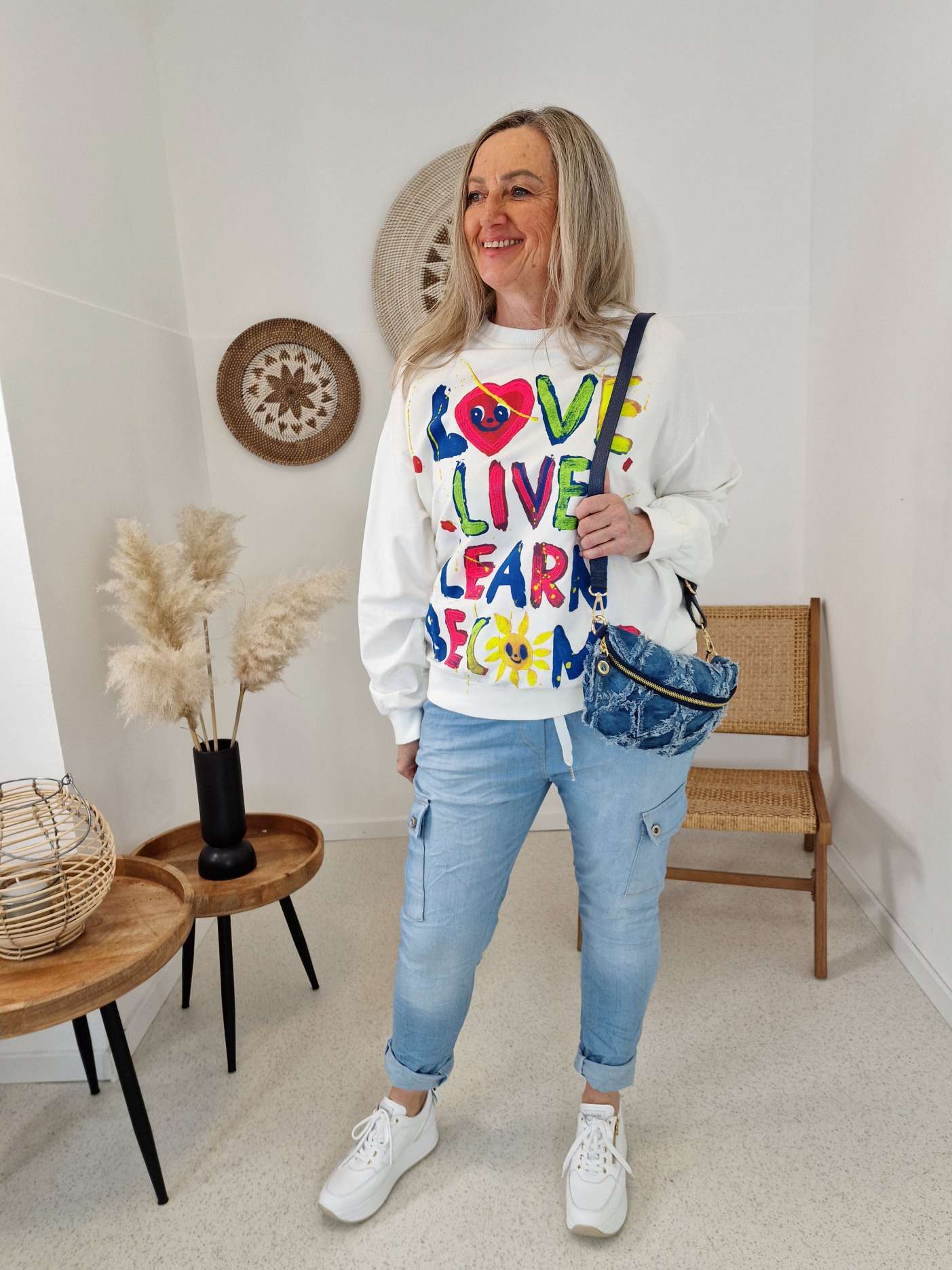 SWEATER BECOME NEON WEISS 34-42 Made in Italy Oversize Pullover Sweatshirt SWEATER BECOME NEON WEISS 34-42 Made in Italy Oversize Pullover Sweatshirt