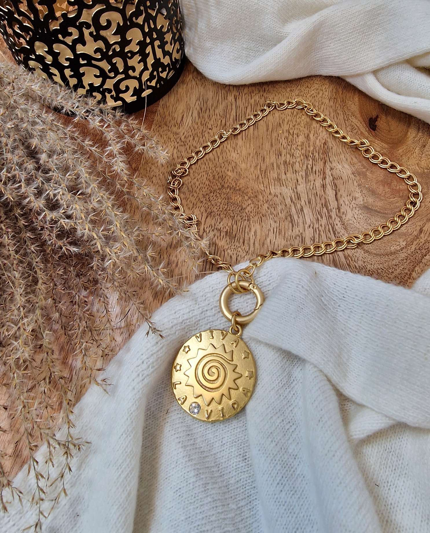 NECKLACE VIVA LA VIDA GOLD SHINY kurze Kette Amulett NECKLACE VIVA LA VIDA GOLD SHINY kurze Kette Amulett