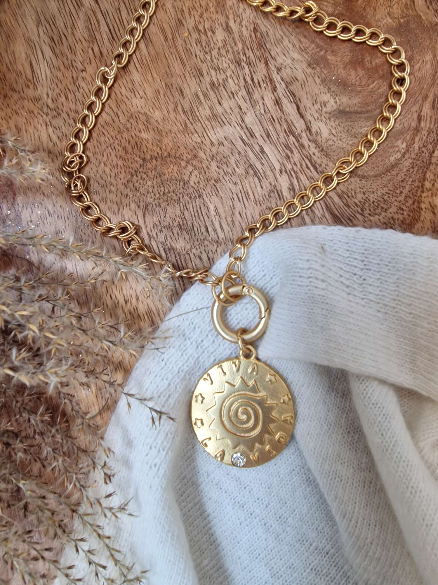 NECKLACE VIVA LA VIDA GOLD SHINY kurze Kette Amulett NECKLACE VIVA LA VIDA GOLD SHINY kurze Kette Amulett
