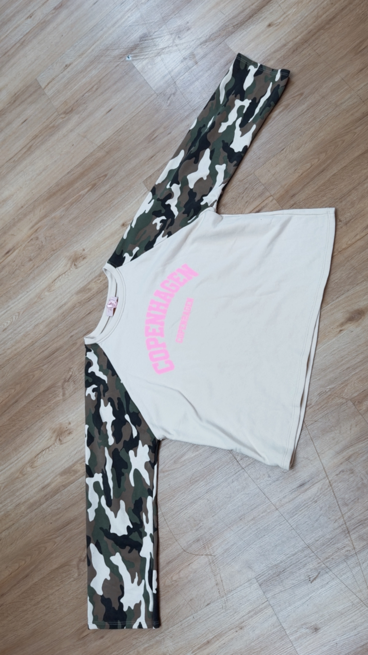 Sweatshirt Copenhagen mit Camouflage-Ärmeln SW0176 I Made in Italy 34-40/42