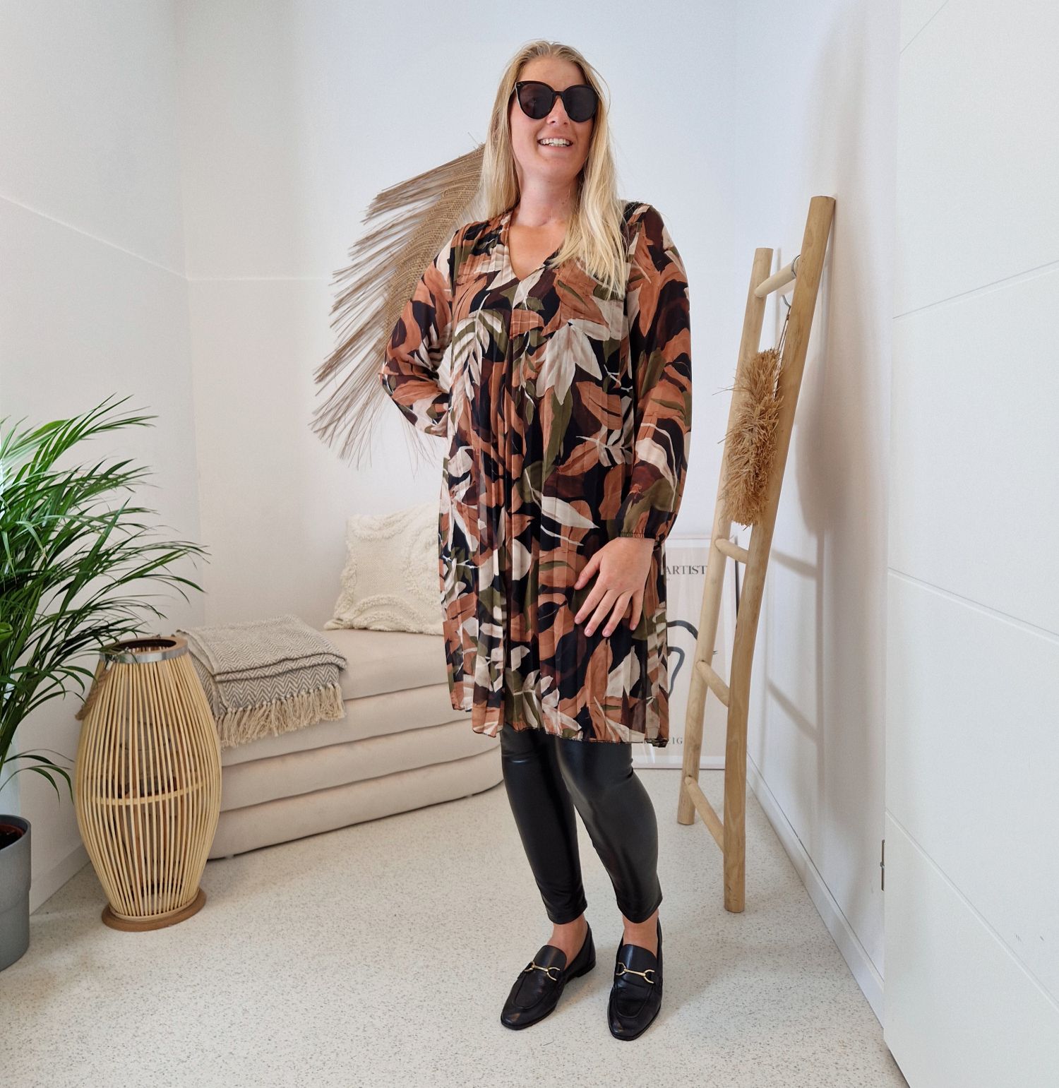 PLISSEE DRESS GINA LEAVES KHAKI 36-42 Made in Italy Plissee Herbst Kleid PLISSEE DRESS GINA LEAVES KHAKI 36-42 Made in Italy Plissee Herbst Kleid