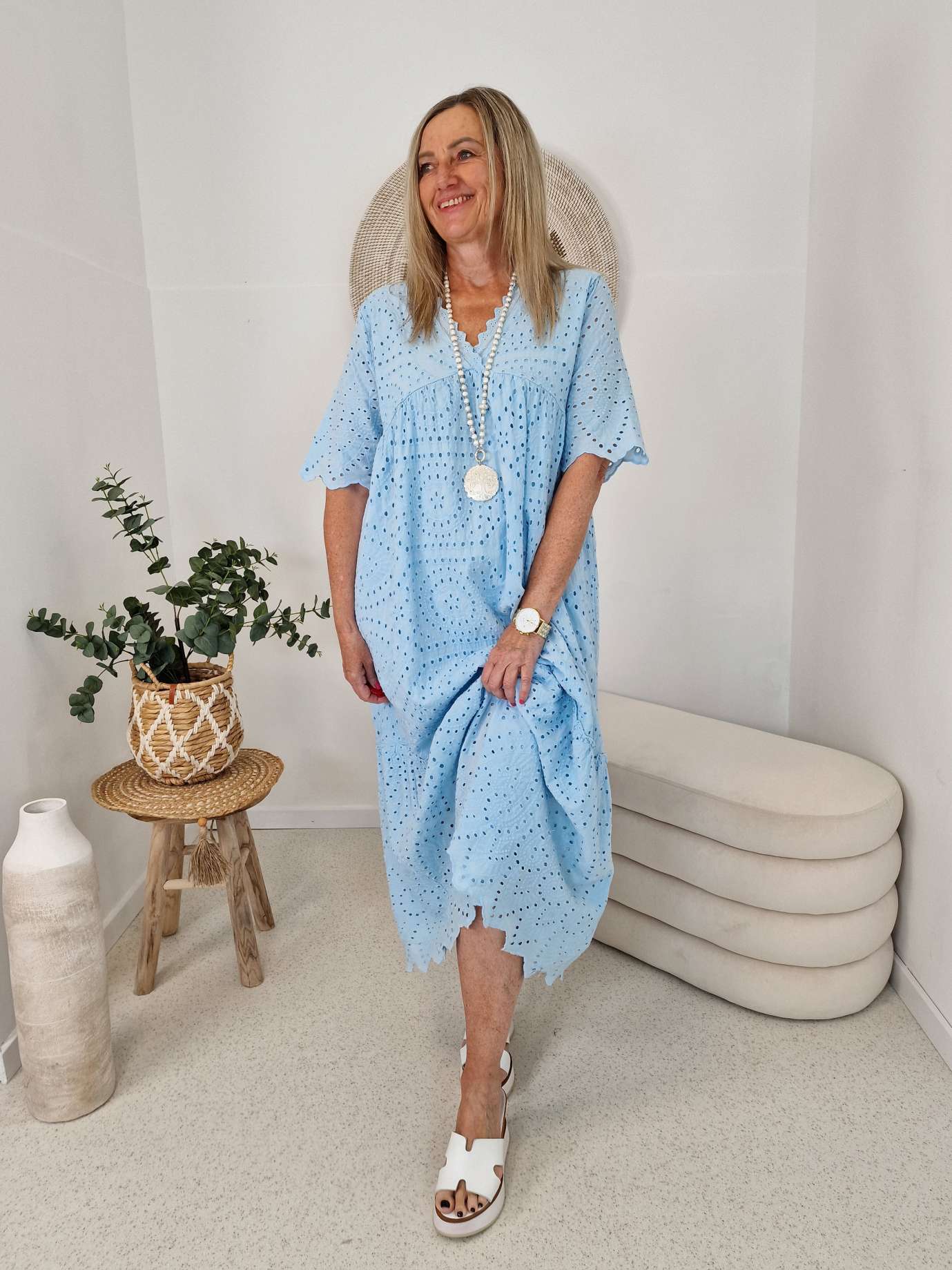 MAXI DRESS BIRGIT LOCHSTICKEREI HELLBLAU 34-42 Made in Italy langes Kleid Sommerkleid Baumwolle MAXI DRESS BIRGIT LOCHSTICKEREI HELLBLAU 34-42 Made in Italy langes Kleid Sommerkleid Baumwolle