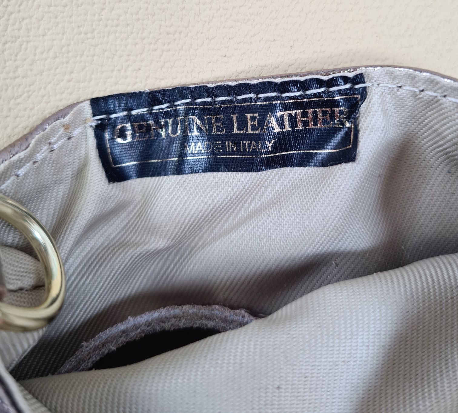 HANDYTASCHE BIENE SMALL METALLIC Ledertasche Umhängetasche Made in Italy echt Leder Tasche versch. Farben HANDYTASCHE BIENE SMALL METALLIC Ledertasche Umhängetasche Made in Italy echt Leder Tasche versch. Farben