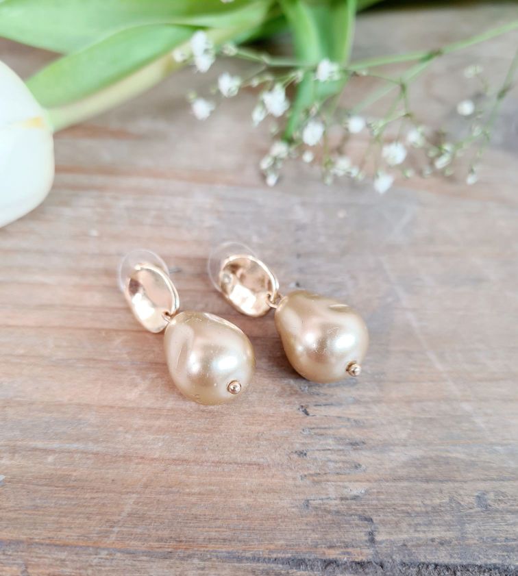 PERLEN OHRRINGE PINA BEIGE Italy Design Creolen Modeschmuck Goldfarbig Kunstperle