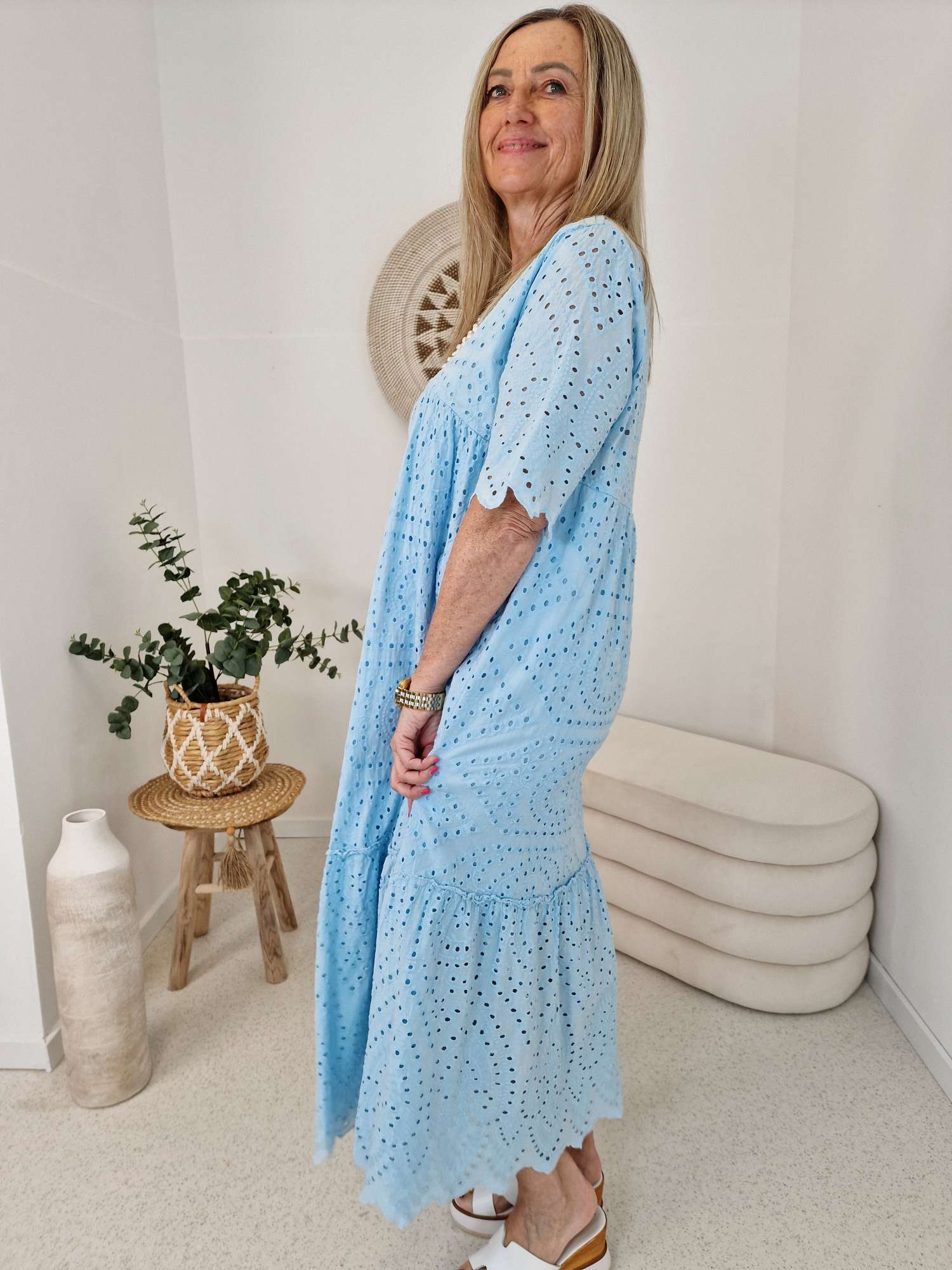 MAXI DRESS BIRGIT LOCHSTICKEREI HELLBLAU 34-42 Made in Italy langes Kleid Sommerkleid Baumwolle MAXI DRESS BIRGIT LOCHSTICKEREI HELLBLAU 34-42 Made in Italy langes Kleid Sommerkleid Baumwolle