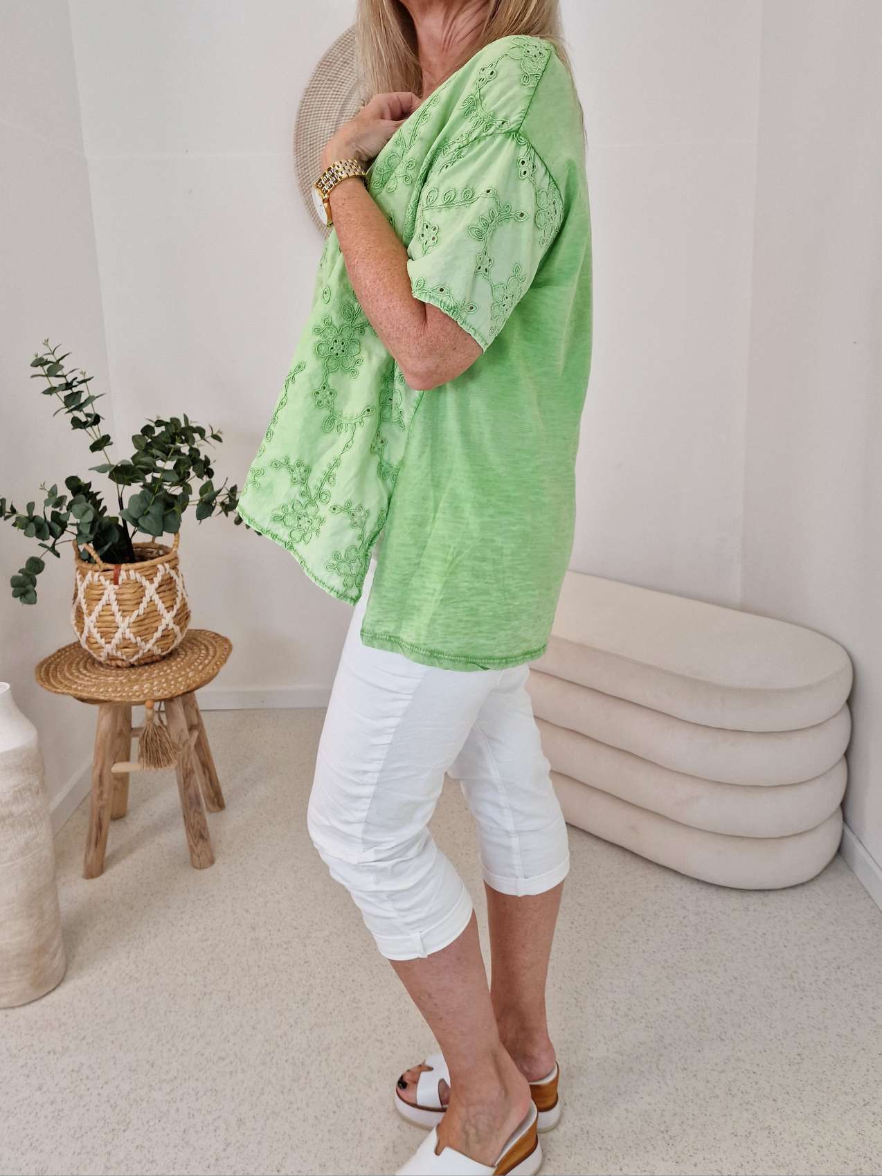 T-SHIRT AMALFI LOCHSTICKEREI GRÜN 34-42 Made in Italy Basic Kurzarm Shirt Oberteil T-SHIRT AMALFI LOCHSTICKEREI GRÜN 34-42 Made in Italy Basic Kurzarm Shirt Oberteil