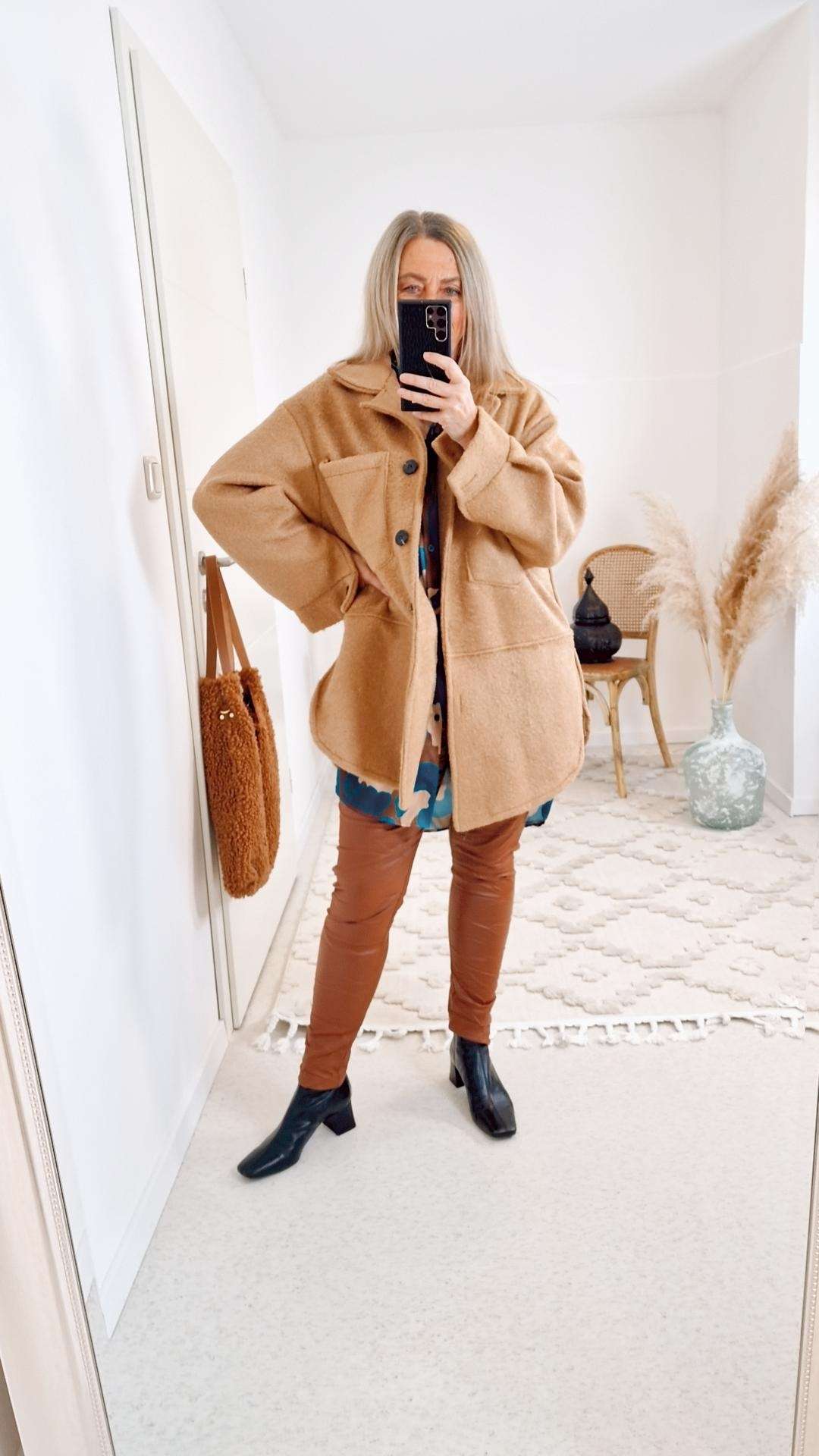 WOLL MANTEL KURZ SANDRO CAMEL 34-42 Made in Italy Winter Jacke Fleece COAT WOLL MANTEL KURZ SANDRO CAMEL 34-42 Made in Italy Winter Jacke Fleece COAT
