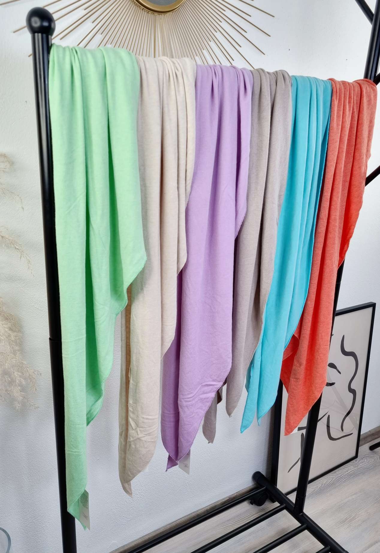 DREIECKSSCHAL SELECTED Made in Italy Halstuch weicher Viskose Sommer Schal versch. Farben DREIECKSSCHAL SELECTED Made in Italy Halstuch weicher Viskose Sommer Schal versch. Farben