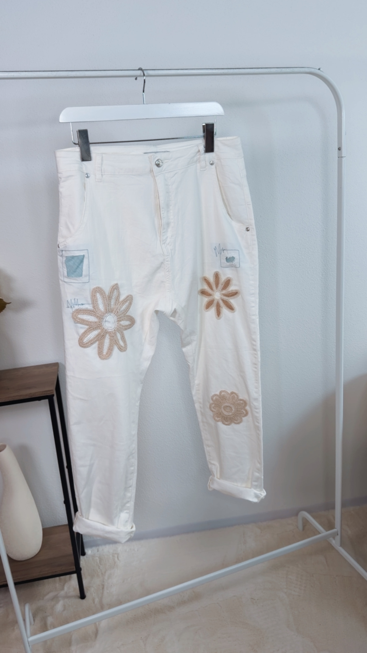 Jeans Rosavita weiß Blumenstickerei SW1947 Made in Italy