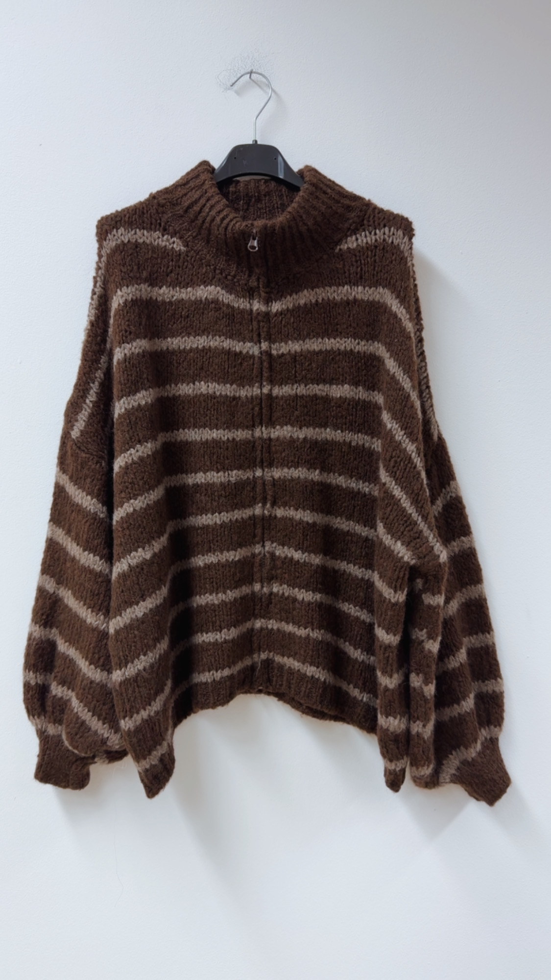 Strickjacke SJ0120 im Streifenlook mit Reißverschluss – passt bis gute Gr. 42 Made in Italy