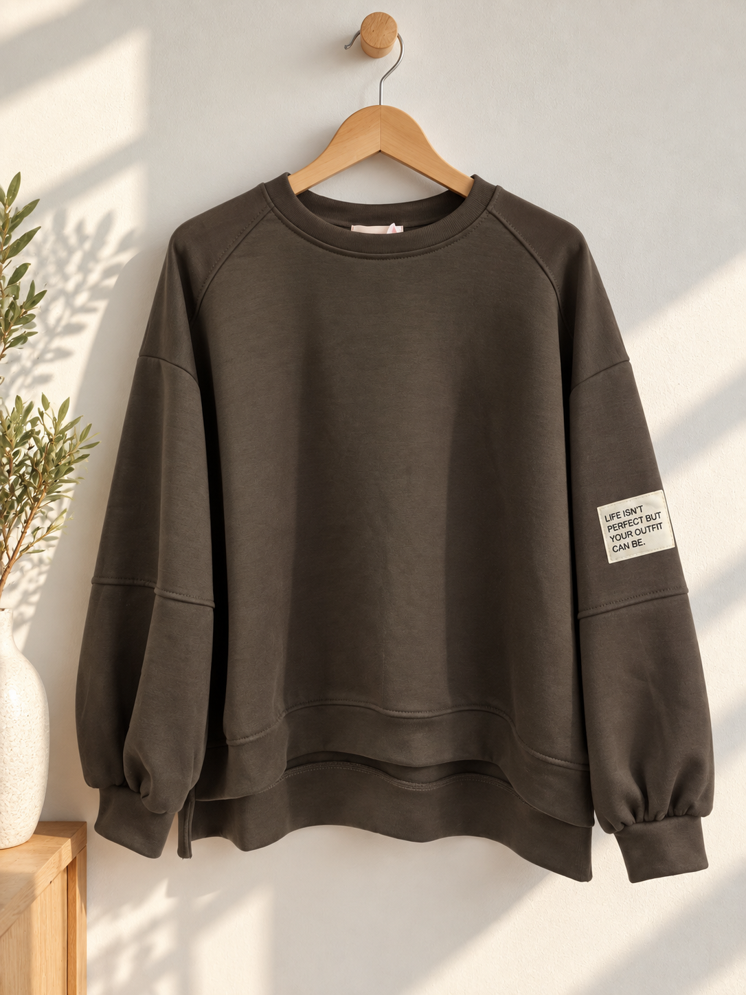 Butterstoff-Sweatshirt uni mit Statement-Patch – SW0094 Made in Italy Gr 34-42