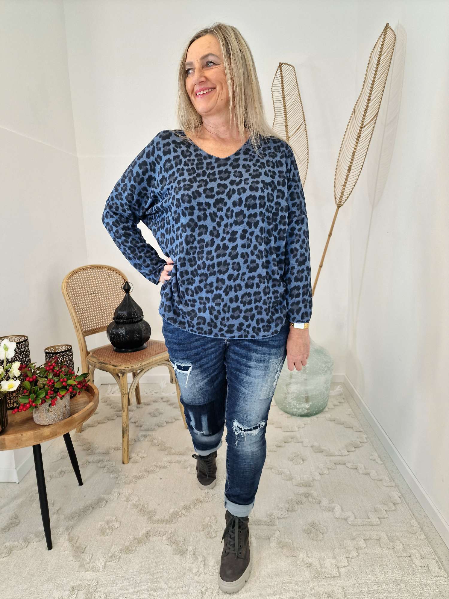 LIGHT KNIT LONGSLEEVE SHIRT MARIKA LEO BLAU Basic Langarm Pullover Leopard Sweater Made in Italy 34-42 LIGHT KNIT LONGSLEEVE SHIRT MARIKA LEO BLAU Basic Langarm Pullover Leopard Sweater Made in Italy 34-42