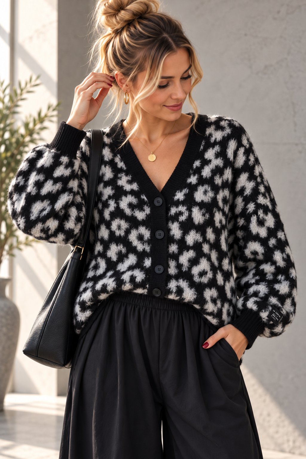 Strickjacke Leo mit Patch – Fashion Must-have SJ0194 I Made in Italy 34-42