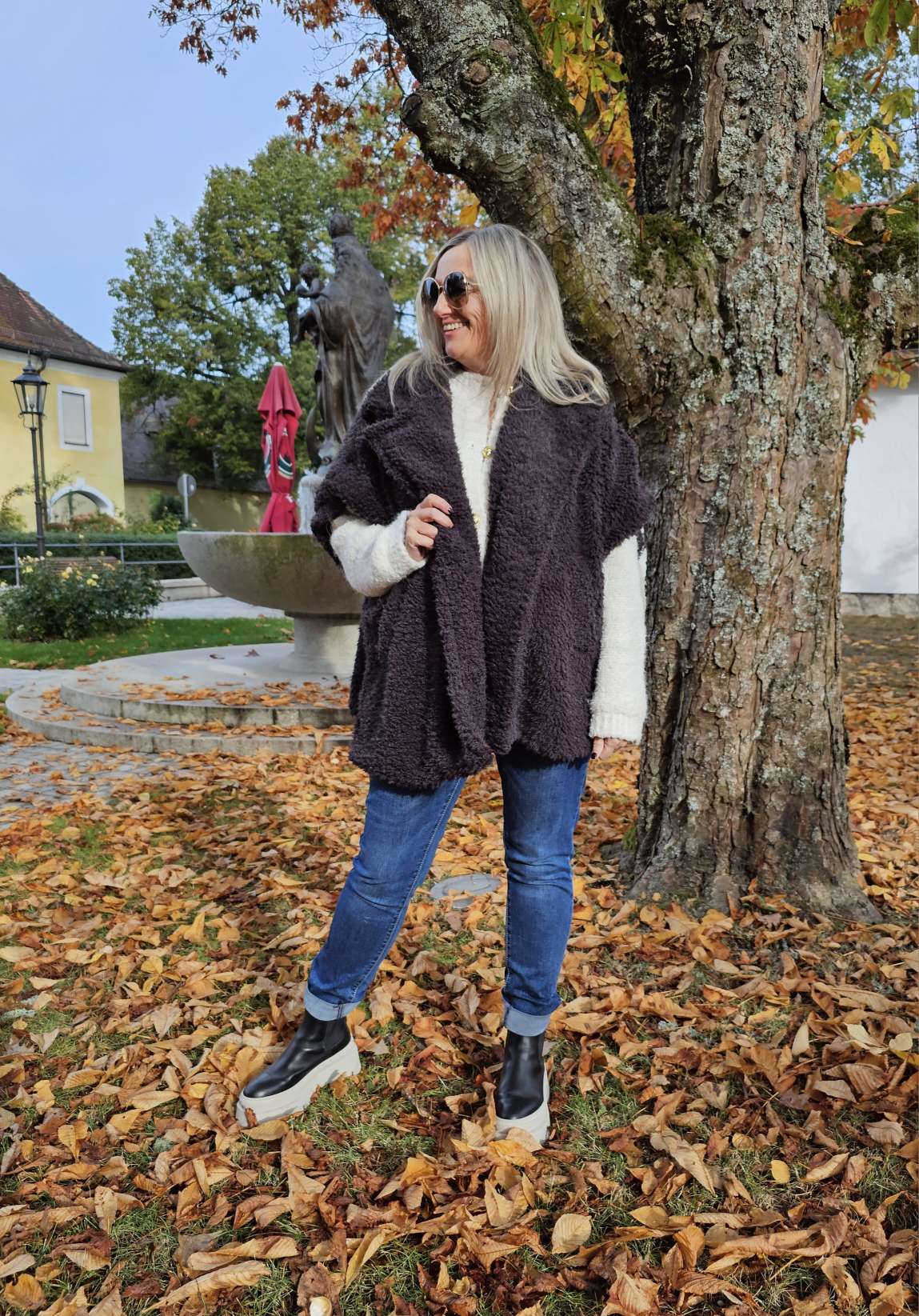 BOUCLE WESTE BERTA Made in Italy 34-48 Mantel Jacke ärmellos COAT BOUCLE WESTE BERTA Made in Italy 34-48 Mantel Jacke ärmellos COAT