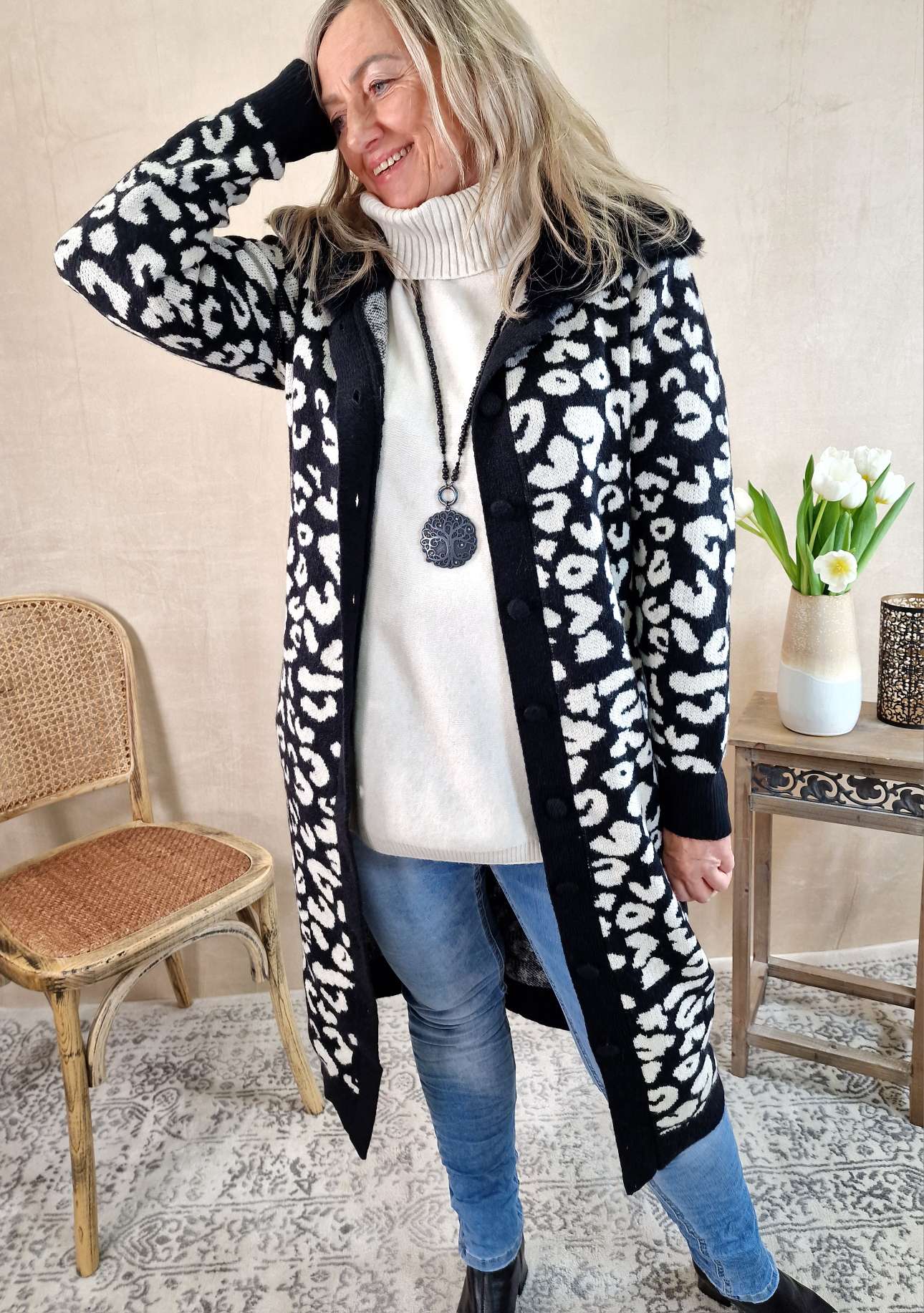 LUXURY KNIT COAT MIRINA LEO SCHWARZ 34-42 Strickmantel Mantel Cardigen Italy Kollektion LUXURY KNIT COAT MIRINA LEO SCHWARZ 34-42 Strickmantel Mantel Cardigen Italy Kollektion