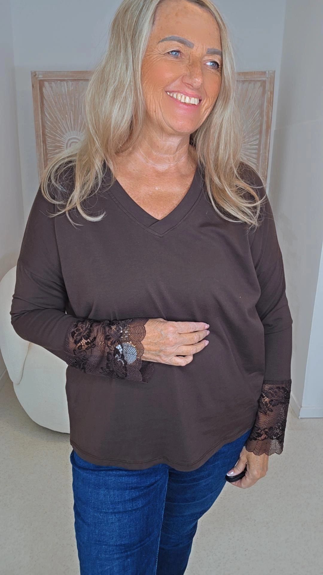 SHIRT RAMONA mit Spitze am Ärmel 34- 42/44 Made in Italy Longsleeve/Langarm mit V-Ausschnitt