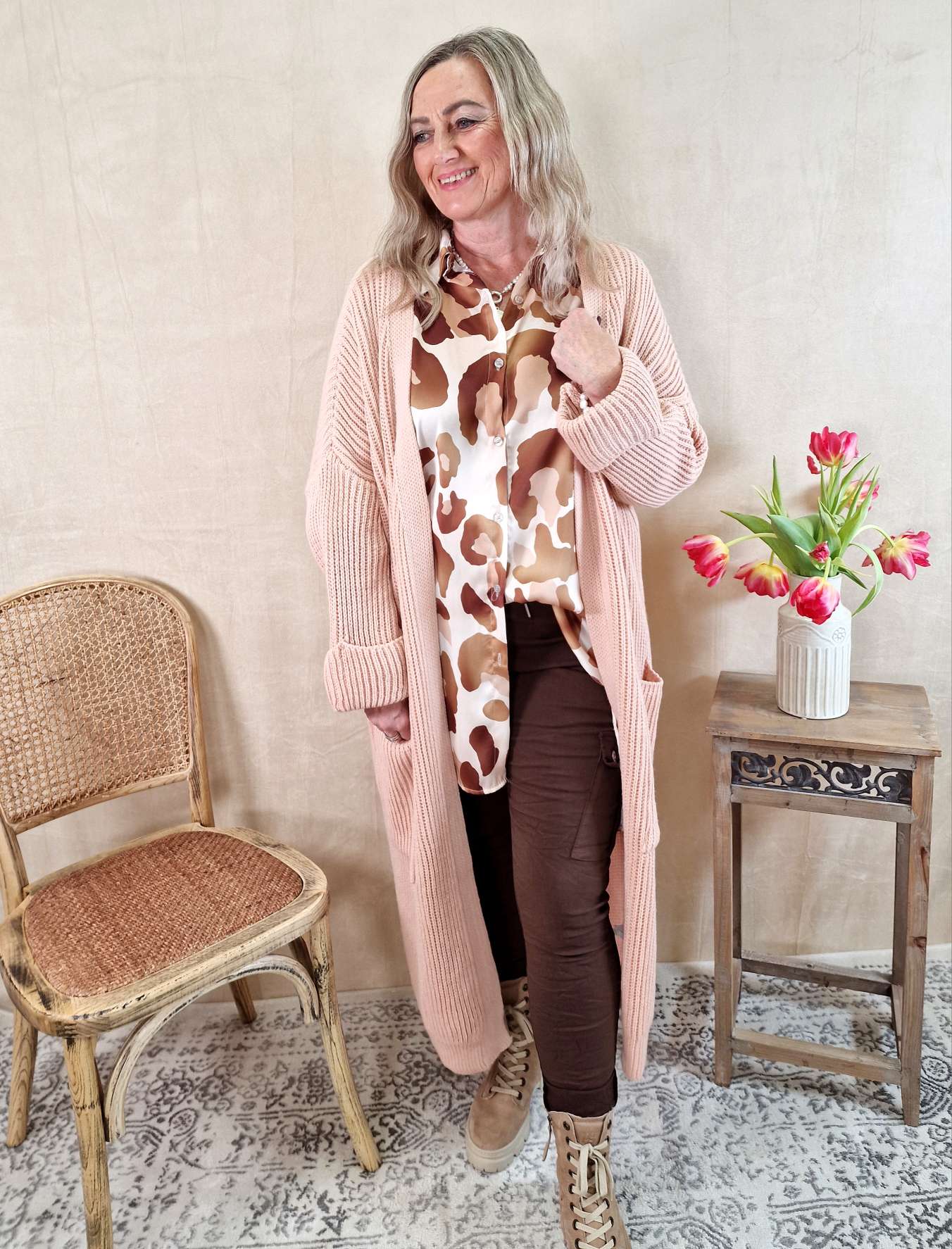 LEO BLUSE AURICIA CREME BEIGE 34-42/44 Made in Italy Oversize Shirt Hemd Silk Optik LEO BLUSE AURICIA CREME BEIGE 34-42/44 Made in Italy Oversize Shirt Hemd Silk Optik