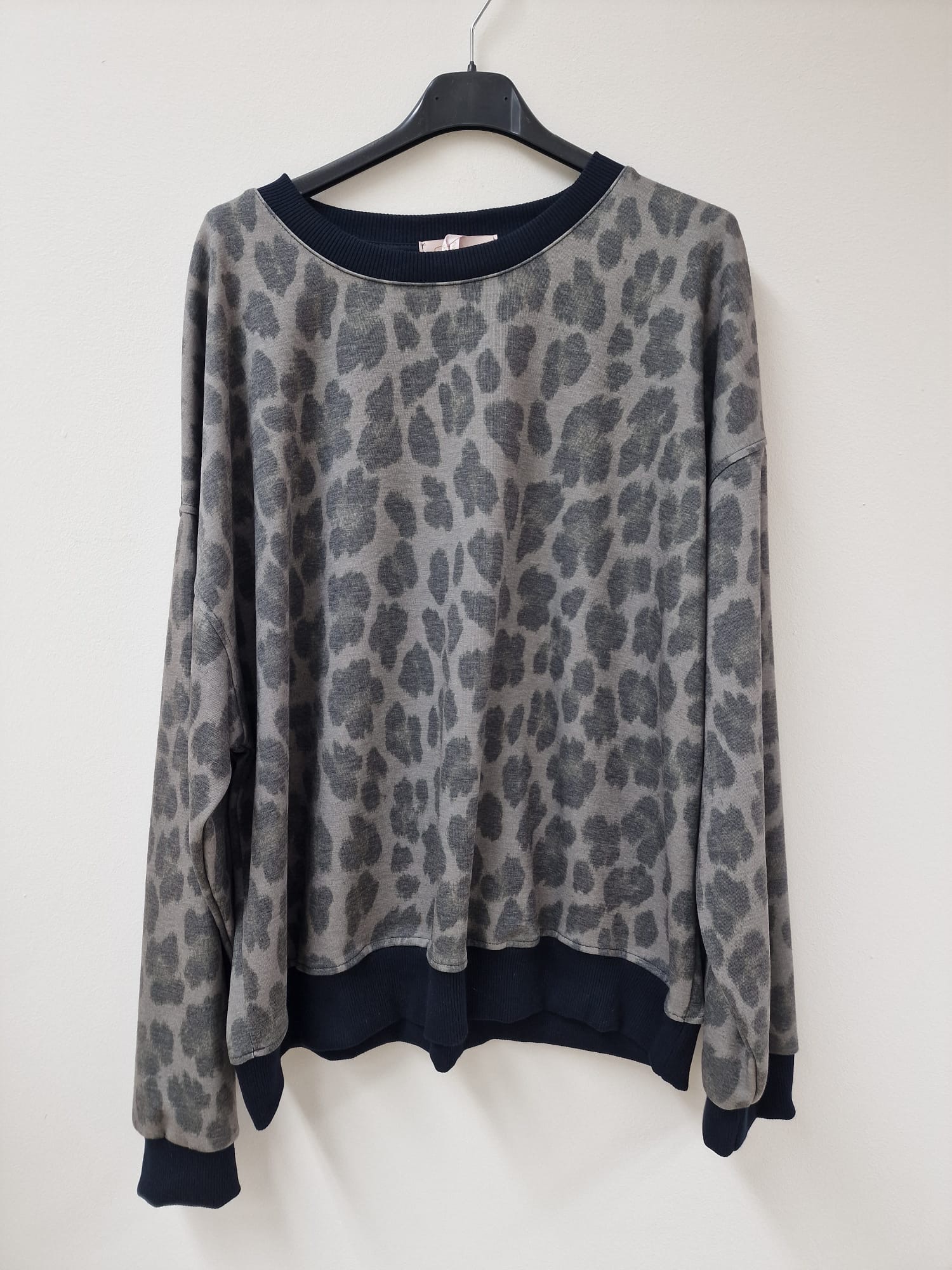 Leo Sweatshirt – butterweich & lässig | Made in Italy 🐆🤎 SW0102 Gr 34-42