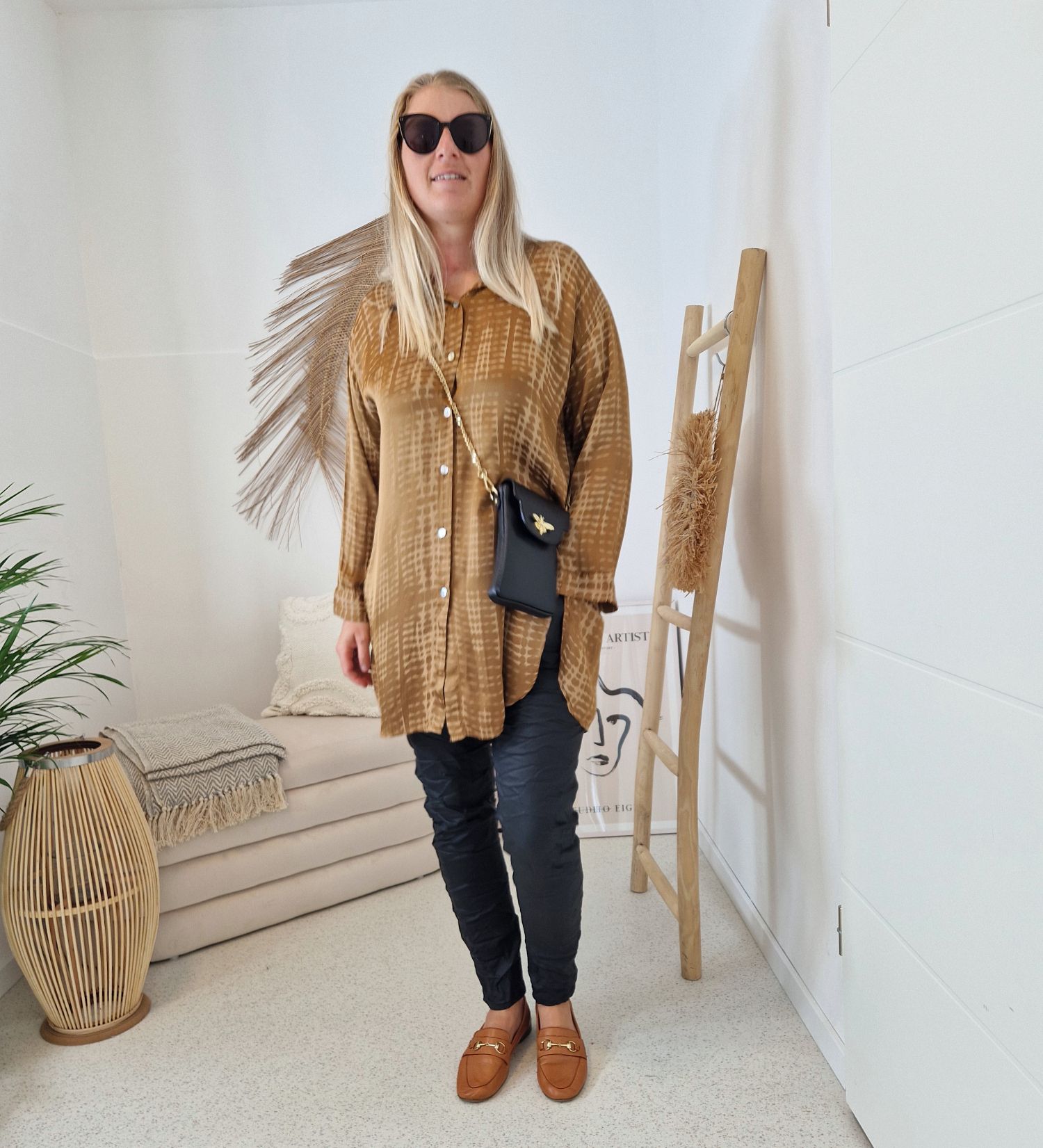 OVERSIZE BLUSE LUCY BEIGE 34-42 Made in Italy Seide Silk Longbluse Hemd OVERSIZE BLUSE LUCY BEIGE 34-42 Made in Italy Seide Silk Longbluse Hemd