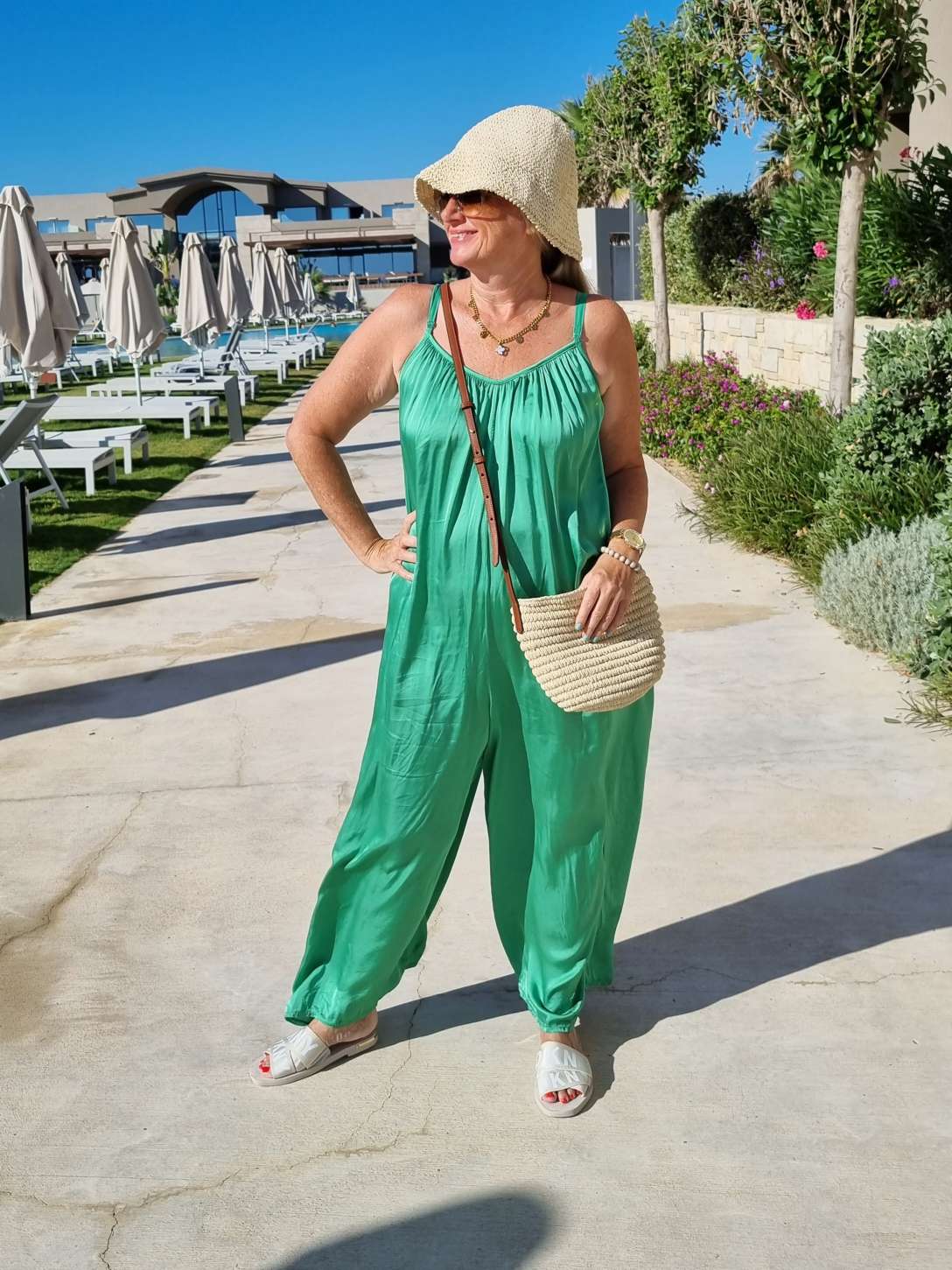 SILK JUMPSUIT PARIS GRÜN 34-42 Made in Italy Seide Overall Zweiteiler 4945 SILK JUMPSUIT PARIS GRÜN 34-42 Made in Italy Seide Overall Zweiteiler 4945