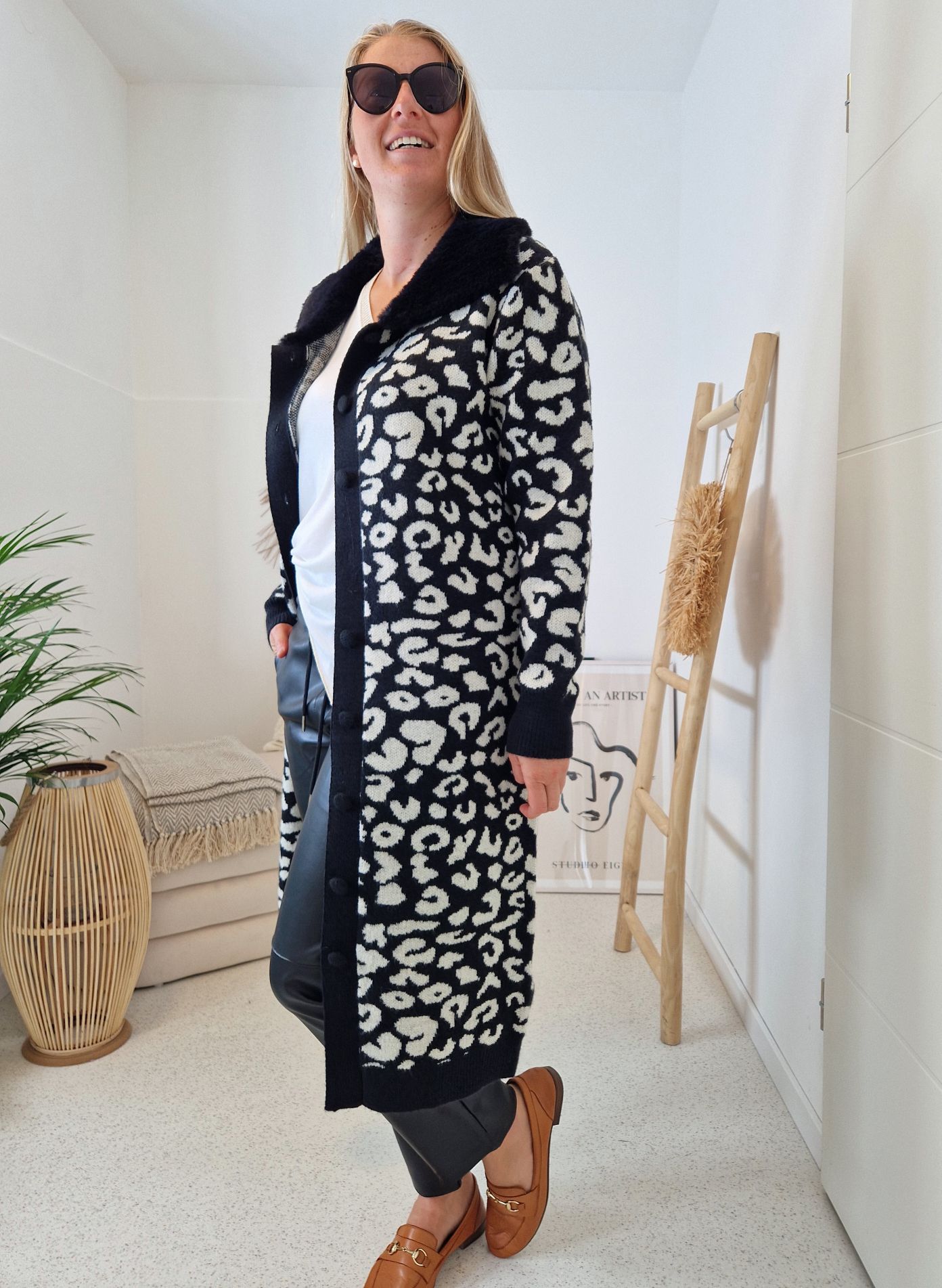 LUXURY KNIT COAT MIRINA LEO SCHWARZ 34-42 Strickmantel Mantel Cardigen Italy Kollektion LUXURY KNIT COAT MIRINA LEO SCHWARZ 34-42 Strickmantel Mantel Cardigen Italy Kollektion