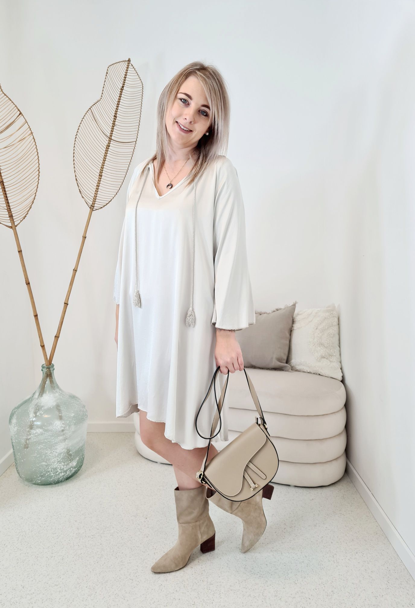 TUNIKAKLEID CARINA CREME 36-42 Satin Optik Kleid Bluse Dress Made in Italy TUNIKAKLEID CARINA CREME 36-42 Satin Optik Kleid Bluse Dress Made in Italy