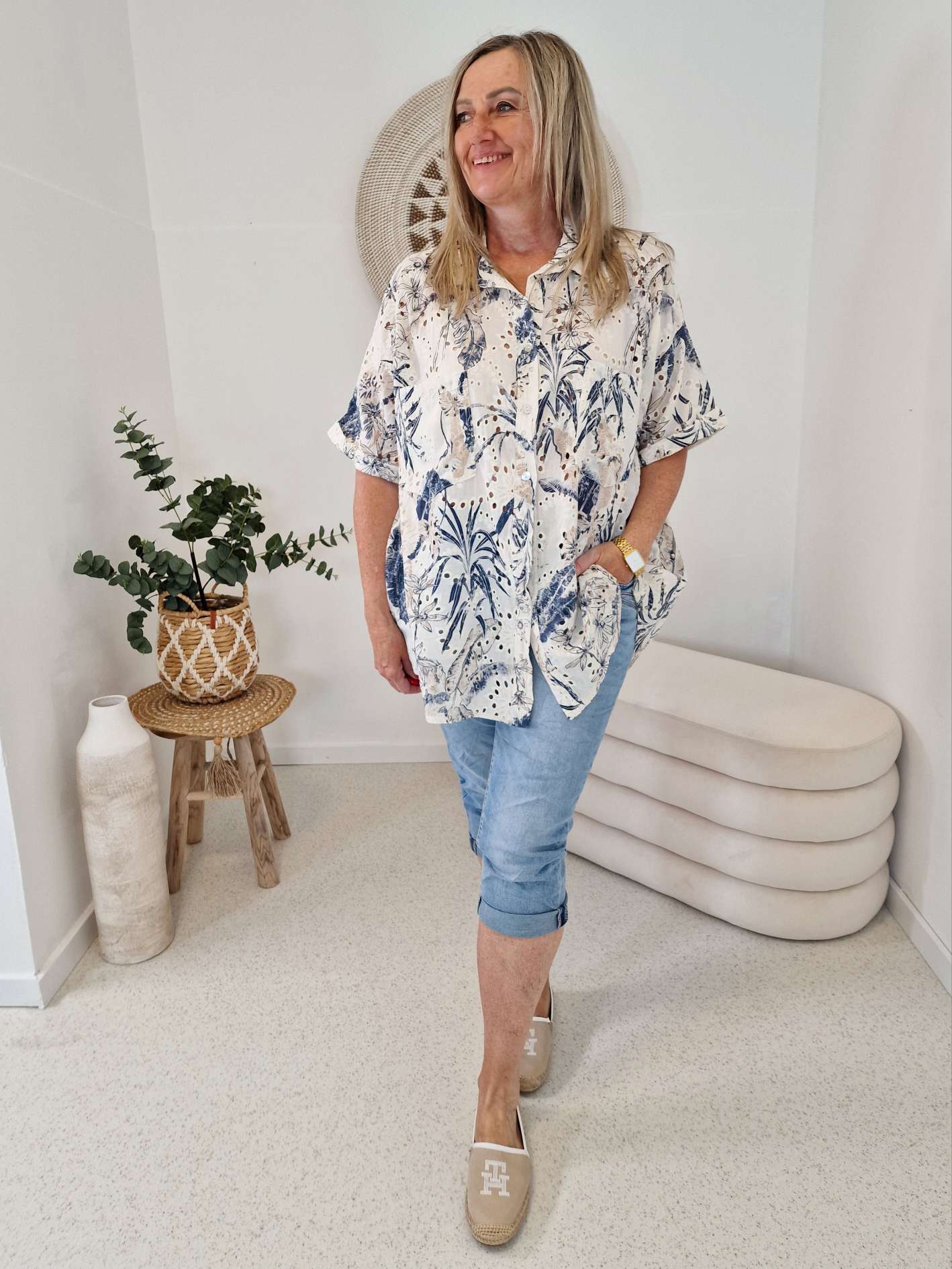 LOCHSTICKEREI BLUSE ROMANCE DUNKELBLAU Oversize 34-42/44 Hemd Hemdbluse Baumwolle LOCHSTICKEREI BLUSE ROMANCE DUNKELBLAU Oversize 34-42/44 Hemd Hemdbluse Baumwolle