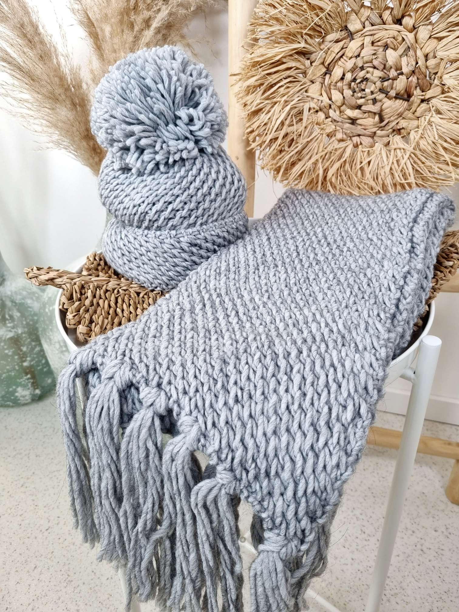 EDLER SCHAL SCARF GIADA GRAU Made in Italy kuscheliger weicher Strick Schal Fransen EDLER SCHAL SCARF GIADA GRAU Made in Italy kuscheliger weicher Strick Schal Fransen
