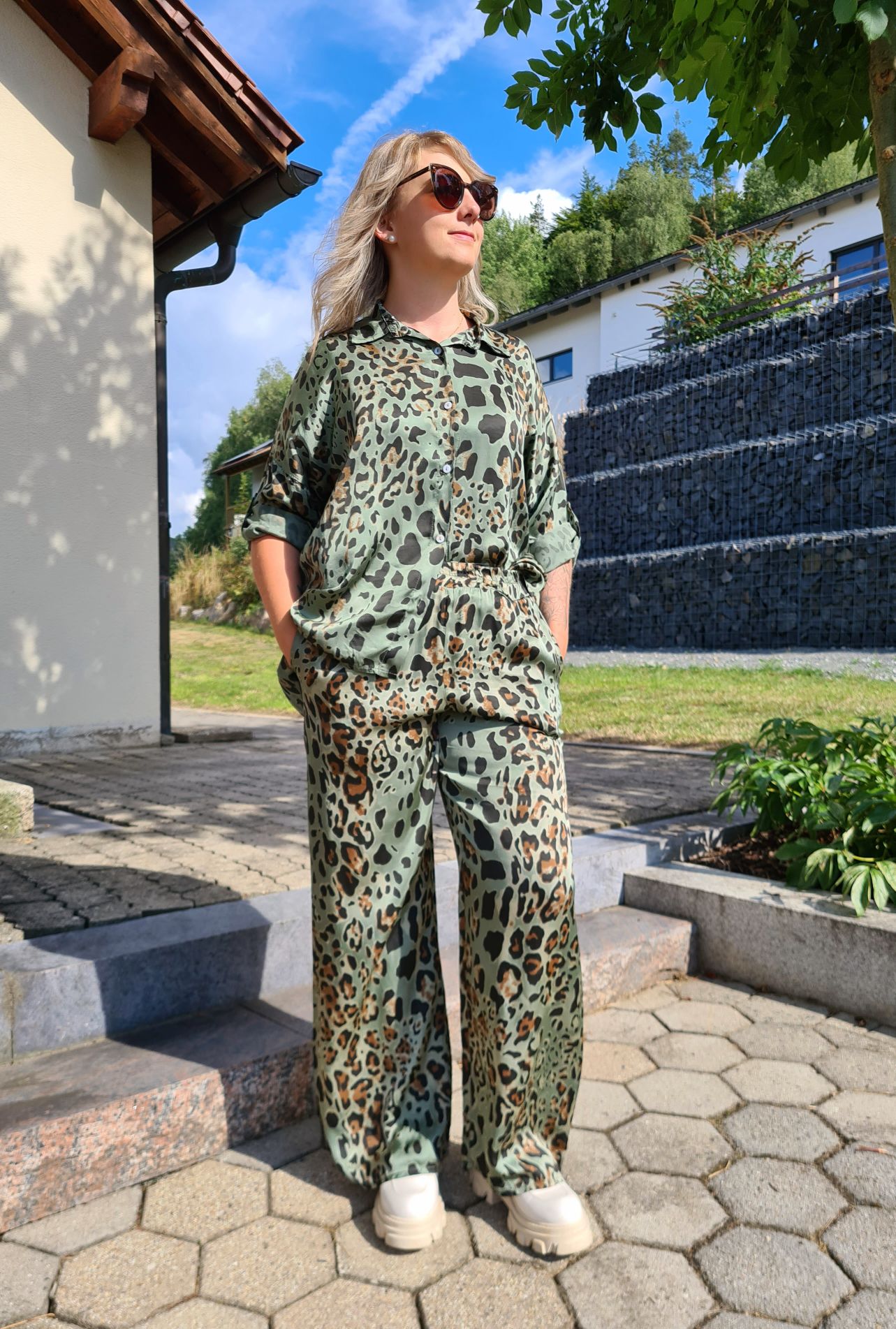 EDLE HOSE MORENA LEO KHAKI Hose Viskose Made in Italy Sommerhose 34-40 EDLE HOSE MORENA LEO KHAKI Hose Viskose Made in Italy Sommerhose 34-40