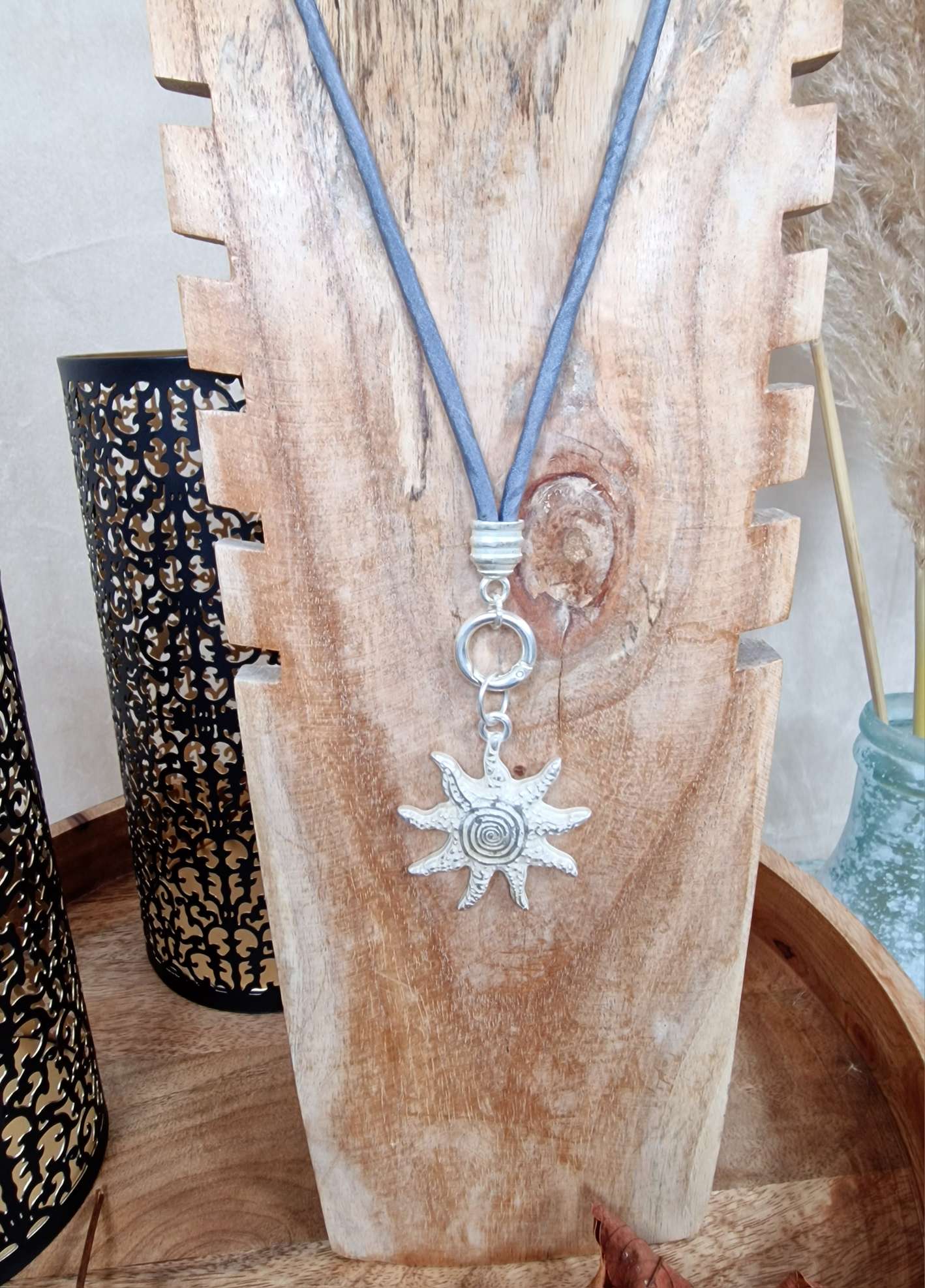 NECKLESS SILVER SUN SILK Wechselkette GRAU Seide Lange Kette mit Anhänger NECKLESS SILVER SUN SILK Wechselkette GRAU Seide Lange Kette mit Anhänger