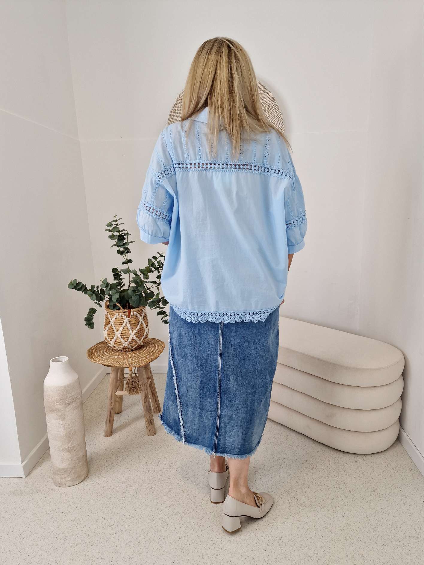 EDLE BLUSE LENNY HELLBLAU 36 - 42 Made in Italy Spitze Lochstickerei Kurzarm EDLE BLUSE LENNY HELLBLAU 36 - 42 Made in Italy Spitze Lochstickerei Kurzarm