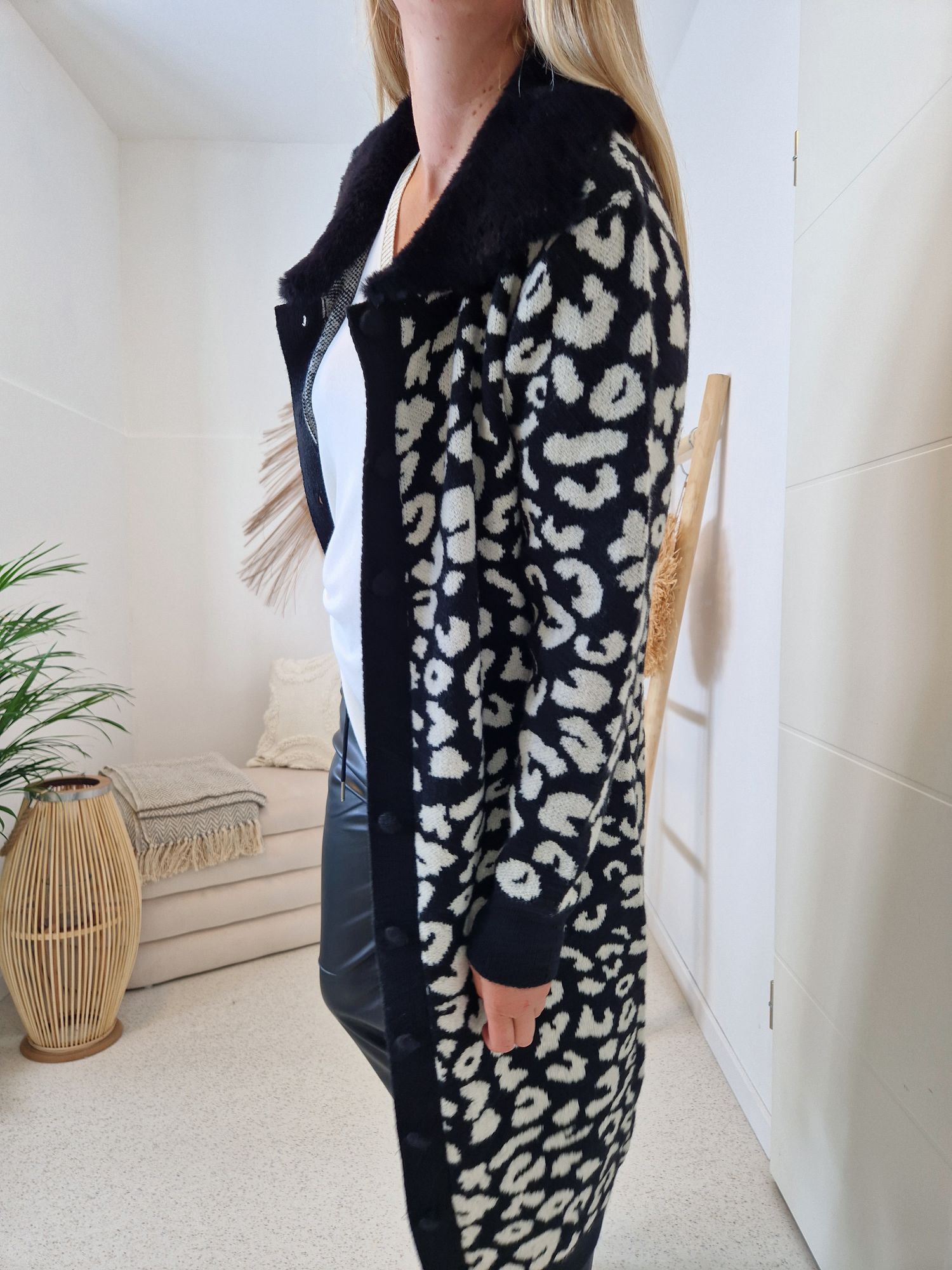LUXURY KNIT COAT MIRINA LEO SCHWARZ 34-42 Strickmantel Mantel Cardigen Italy Kollektion LUXURY KNIT COAT MIRINA LEO SCHWARZ 34-42 Strickmantel Mantel Cardigen Italy Kollektion