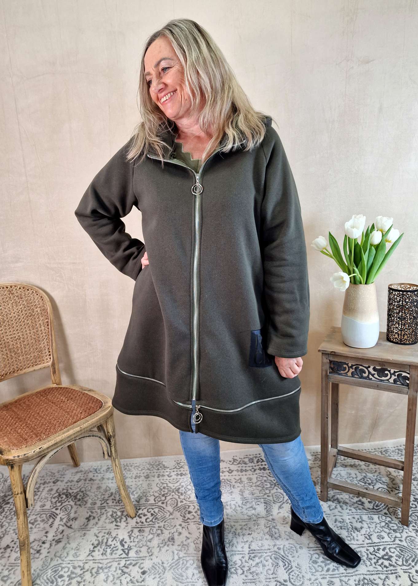 HOODIE SWEATER JACKE ANTONIA KHAKI 34-42 Made in Italy Oversize lange Sweatshirtjacke HOODIE SWEATER JACKE ANTONIA KHAKI 34-42 Made in Italy Oversize lange Sweatshirtjacke