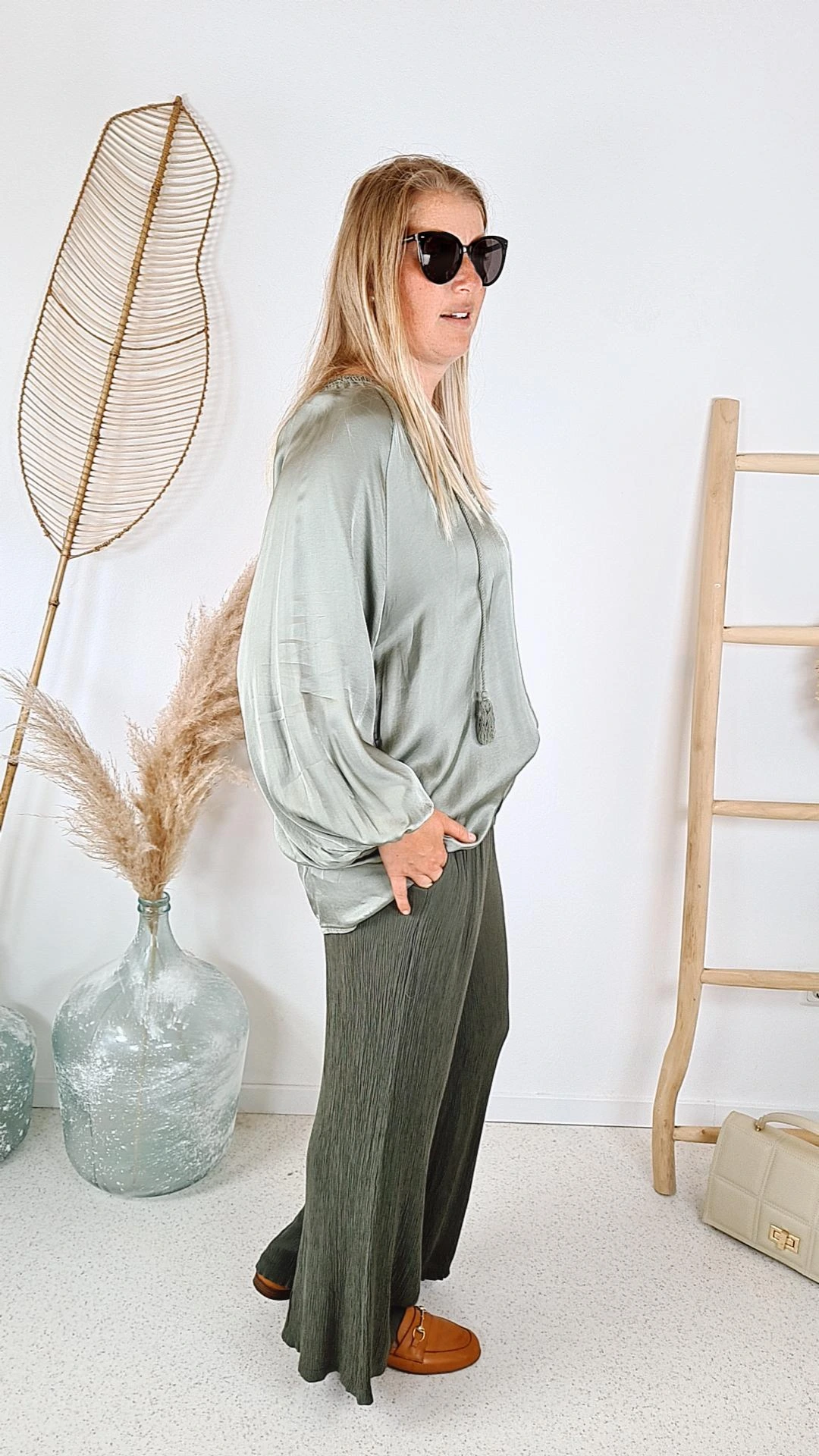 EDLE HOSE INESSA KHAKI Viskose Hose Made in Italy Palazzohose PANT Musselin Art 34-40 EDLE HOSE INESSA KHAKI Viskose Hose Made in Italy Palazzohose PANT Musselin Art 34-40