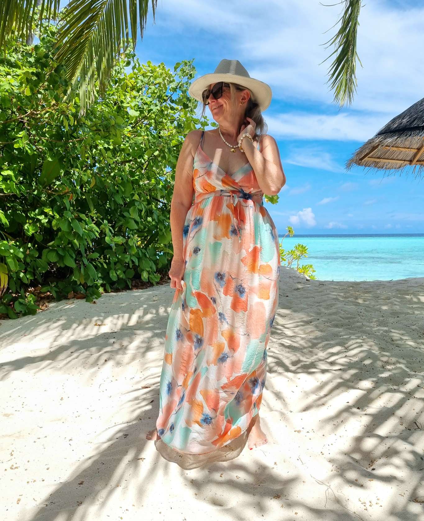 SPAGHETTI DRESS LARA FLOWERS 36-40/42 Made in Italy Maxi Kleid Sommer Strandkleid Blumen Variantenartikel SPAGHETTI DRESS LARA FLOWERS 36-40/42 Made in Italy Maxi Kleid Sommer Strandkleid Blumen Variantenartikel