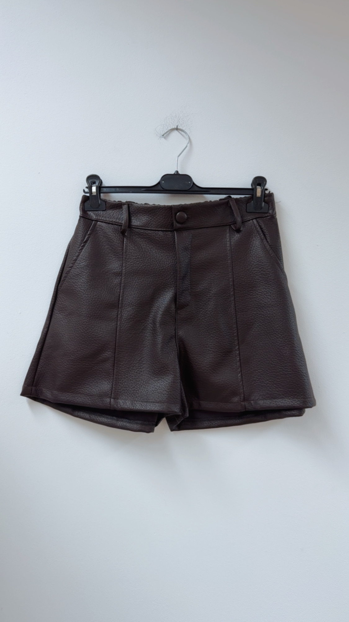 HO0116 – Trend Shorts in Lederoptik | Made in Italy Gr. 34-42/44