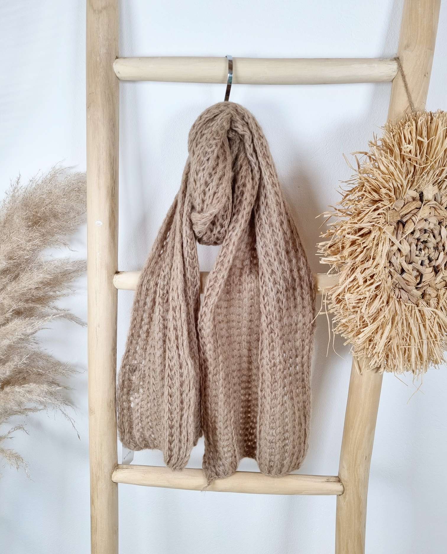 EDLER KUSCHEL SCHAL NEBRASKA Made in Italy leichter Strickschal aus Wolle Scarf versch. Farben EDLER KUSCHEL SCHAL NEBRASKA Made in Italy leichter Strickschal aus Wolle Scarf versch. Farben