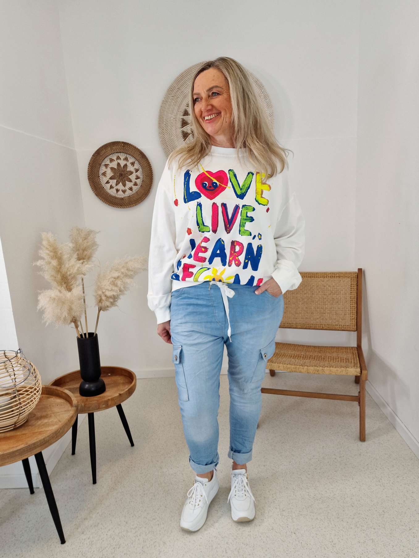 SWEATER BECOME NEON WEISS 34-42 Made in Italy Oversize Pullover Sweatshirt SWEATER BECOME NEON WEISS 34-42 Made in Italy Oversize Pullover Sweatshirt