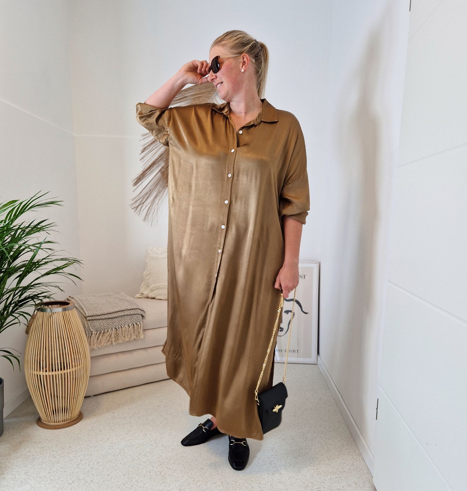 BLUSENKLEID NORA CAMEL 34-42/44 Made in Italy Oversize Maxi Kleid Mantel DRESS Satin Optik BLUSENKLEID NORA CAMEL 34-42/44 Made in Italy Oversize Maxi Kleid Mantel DRESS Satin Optik