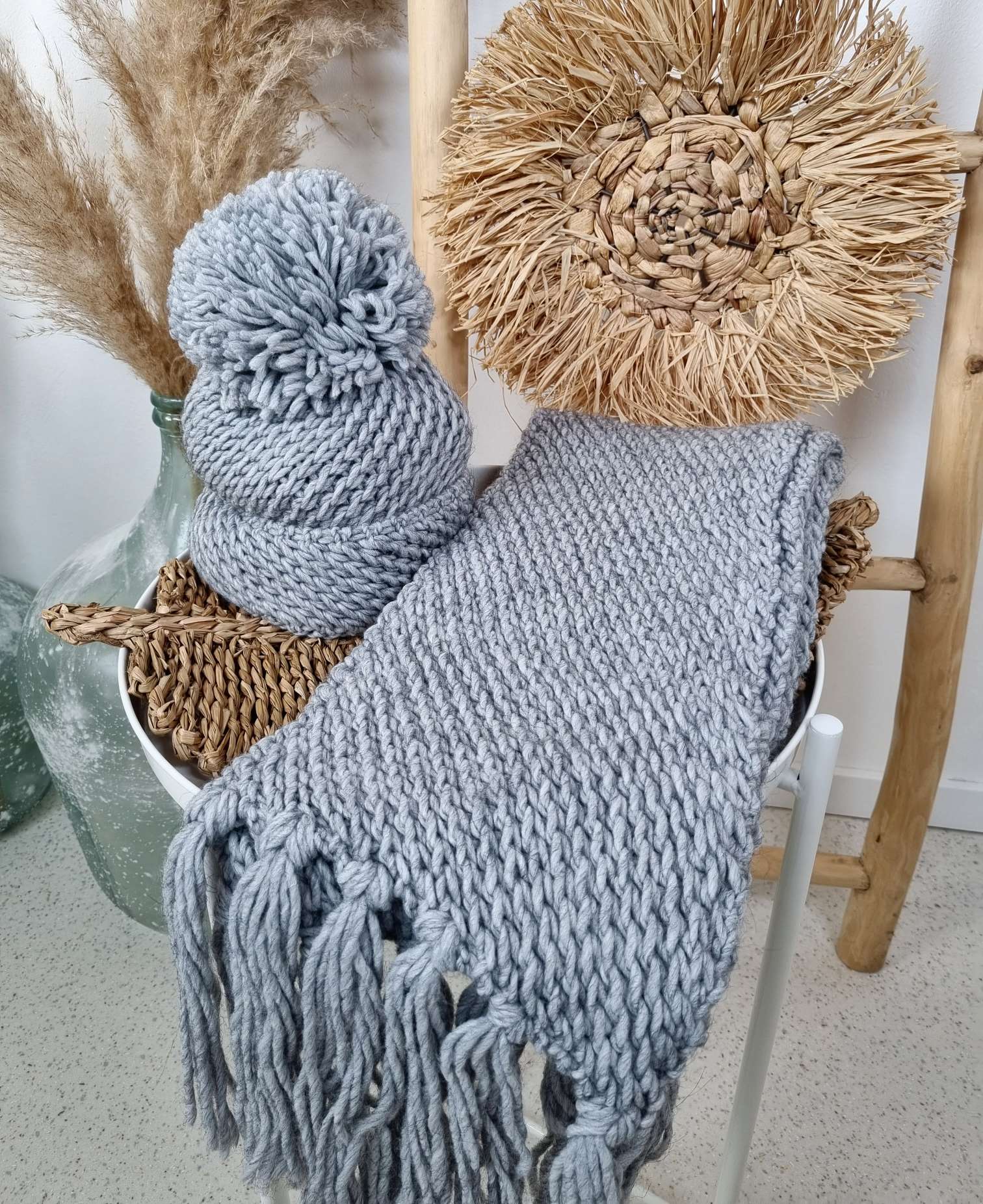 EDLER SCHAL SCARF GIADA GRAU Made in Italy kuscheliger weicher Strick Schal Fransen EDLER SCHAL SCARF GIADA GRAU Made in Italy kuscheliger weicher Strick Schal Fransen