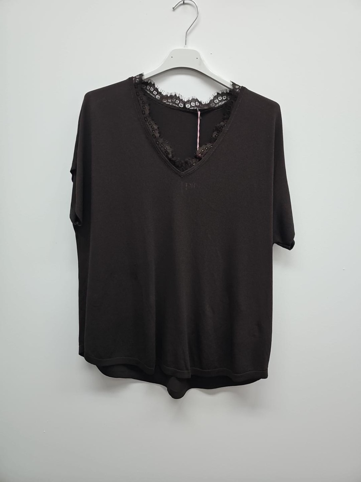 Shirt Sevil mit Spitzenbesatz am Ausschnitt Made in Italy 34-42