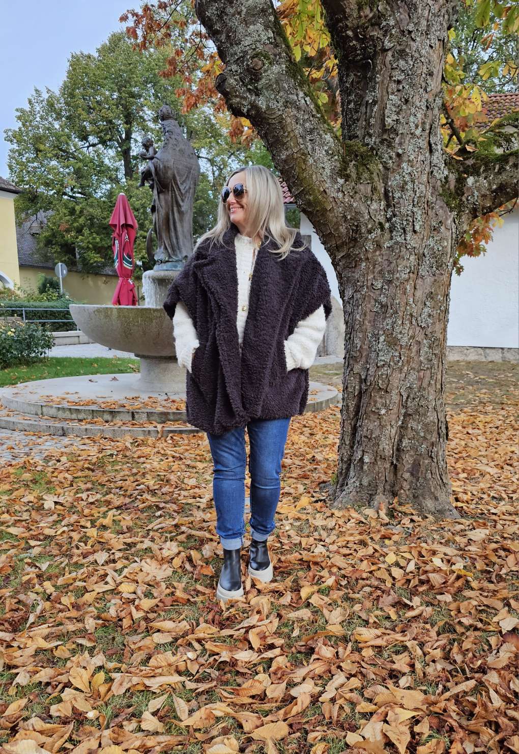 BOUCLE WESTE BERTA Made in Italy 34-48 Mantel Jacke ärmellos COAT BOUCLE WESTE BERTA Made in Italy 34-48 Mantel Jacke ärmellos COAT