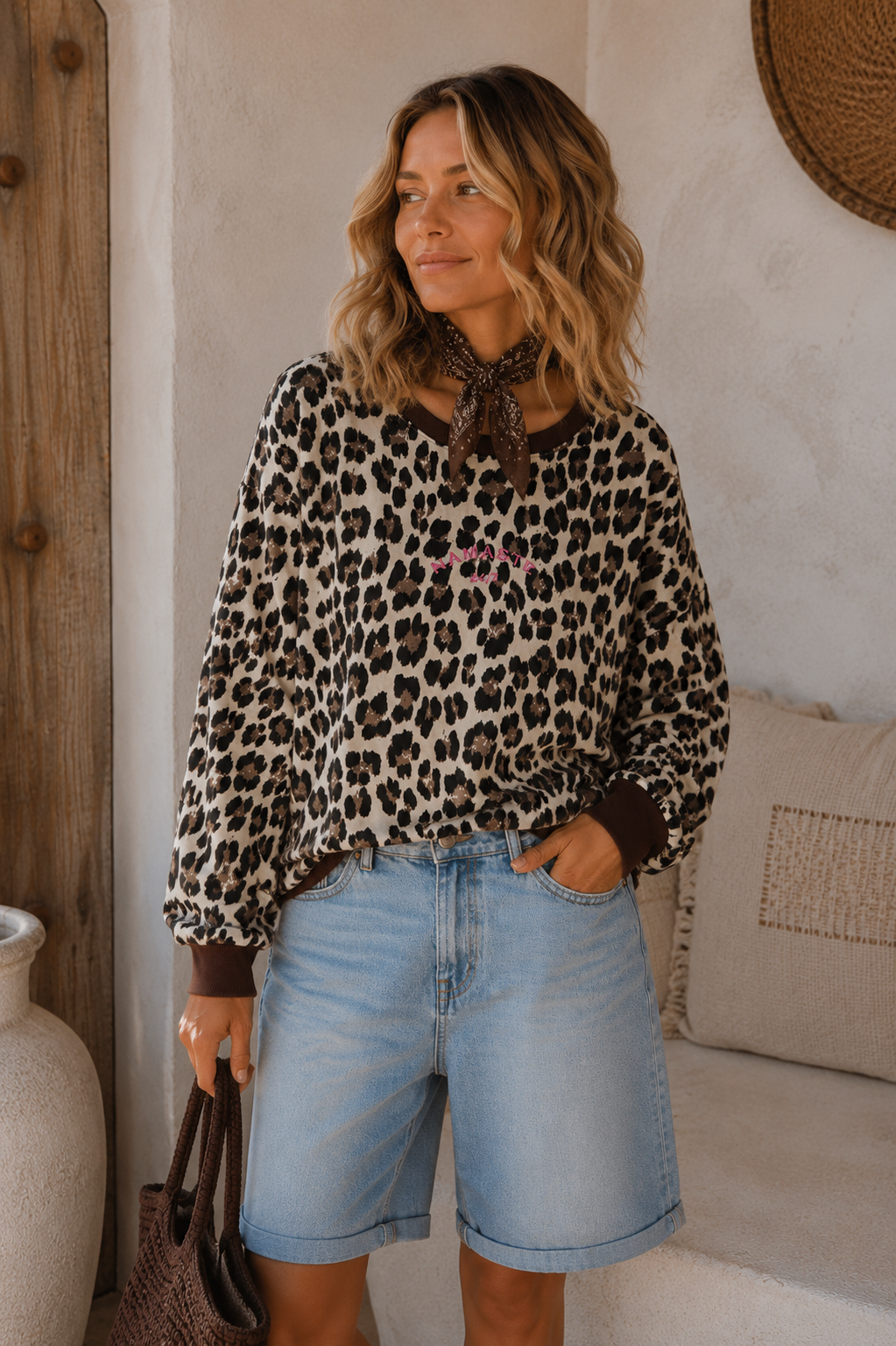Sweatshirt „Namaste 24/7 LEO" – Made in Italy | One Size bis ca. Gr. 42