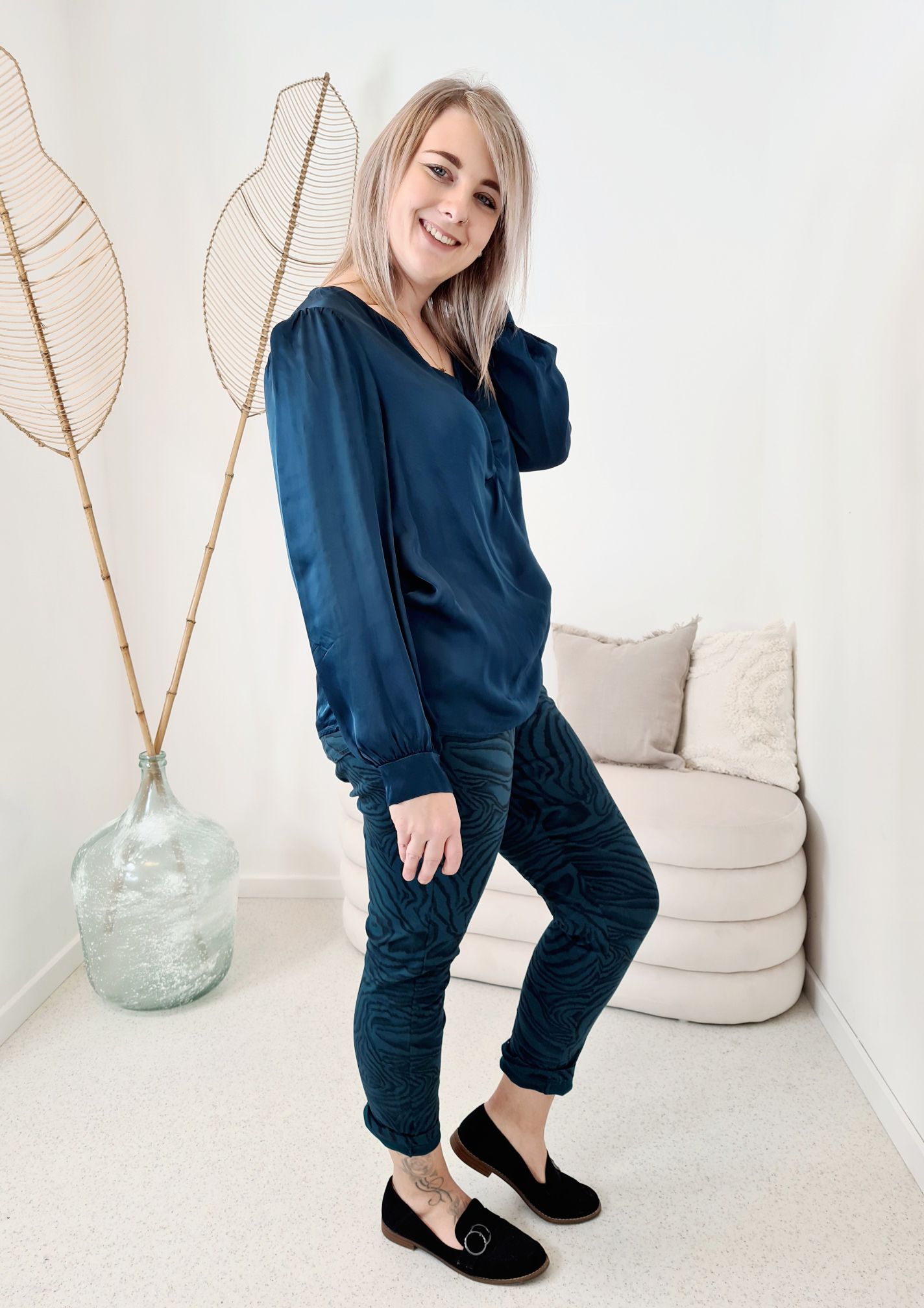 BASIC SEIDEN BLUSE RONDA PETROL 34-40 Made in Italy Silk Oversize Shirt Hemd BASIC SEIDEN BLUSE RONDA PETROL 34-40 Made in Italy Silk Oversize Shirt Hemd